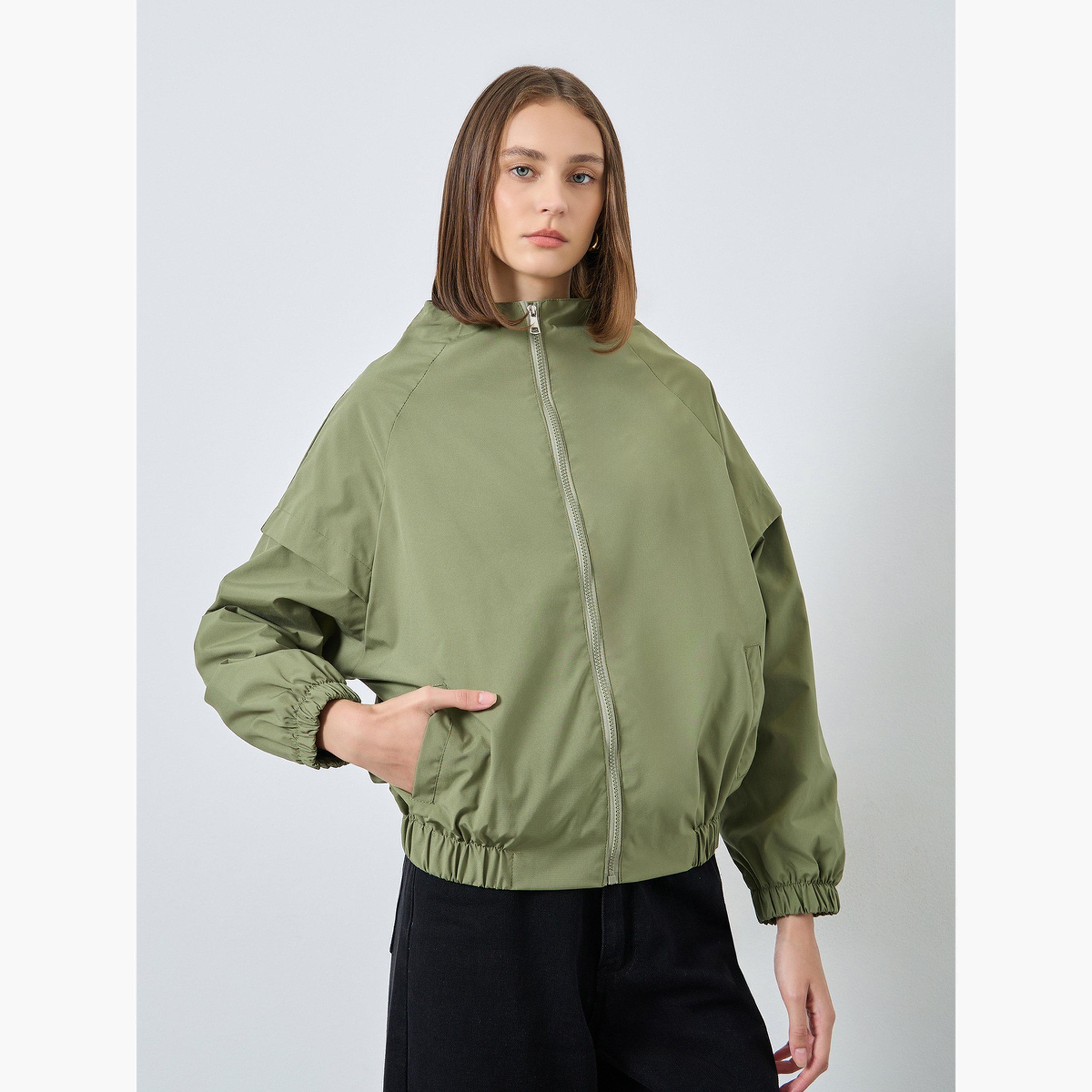ستايلي - سترة خفيفة الوزن بقصّة عادية لون أخضر زيتوني للنساء -women-winterwear-coatsandjackets-jackets-image-3