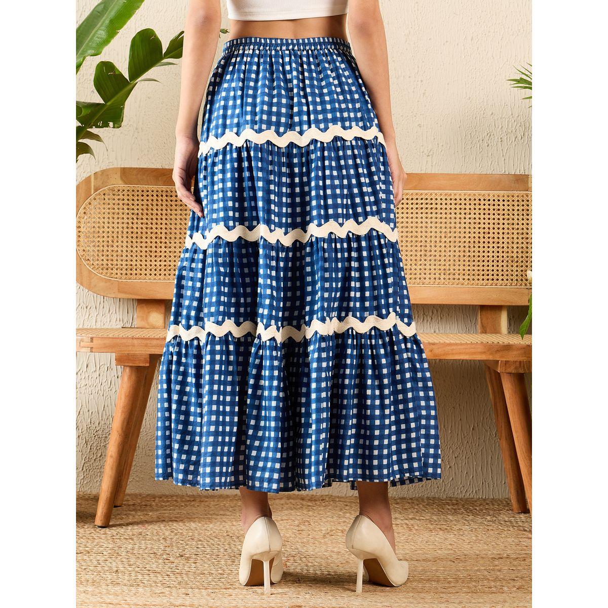 اب تاوني × ستايلي - تنورة ماكسي ريك راك زرقاء من قماش غينغهام متعدد الطبقات للنساء-women-clothing-skirts-image-4