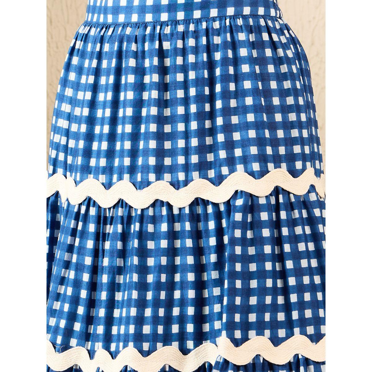 اب تاوني × ستايلي - تنورة ماكسي ريك راك زرقاء من قماش غينغهام متعدد الطبقات للنساء-women-clothing-skirts-image-5