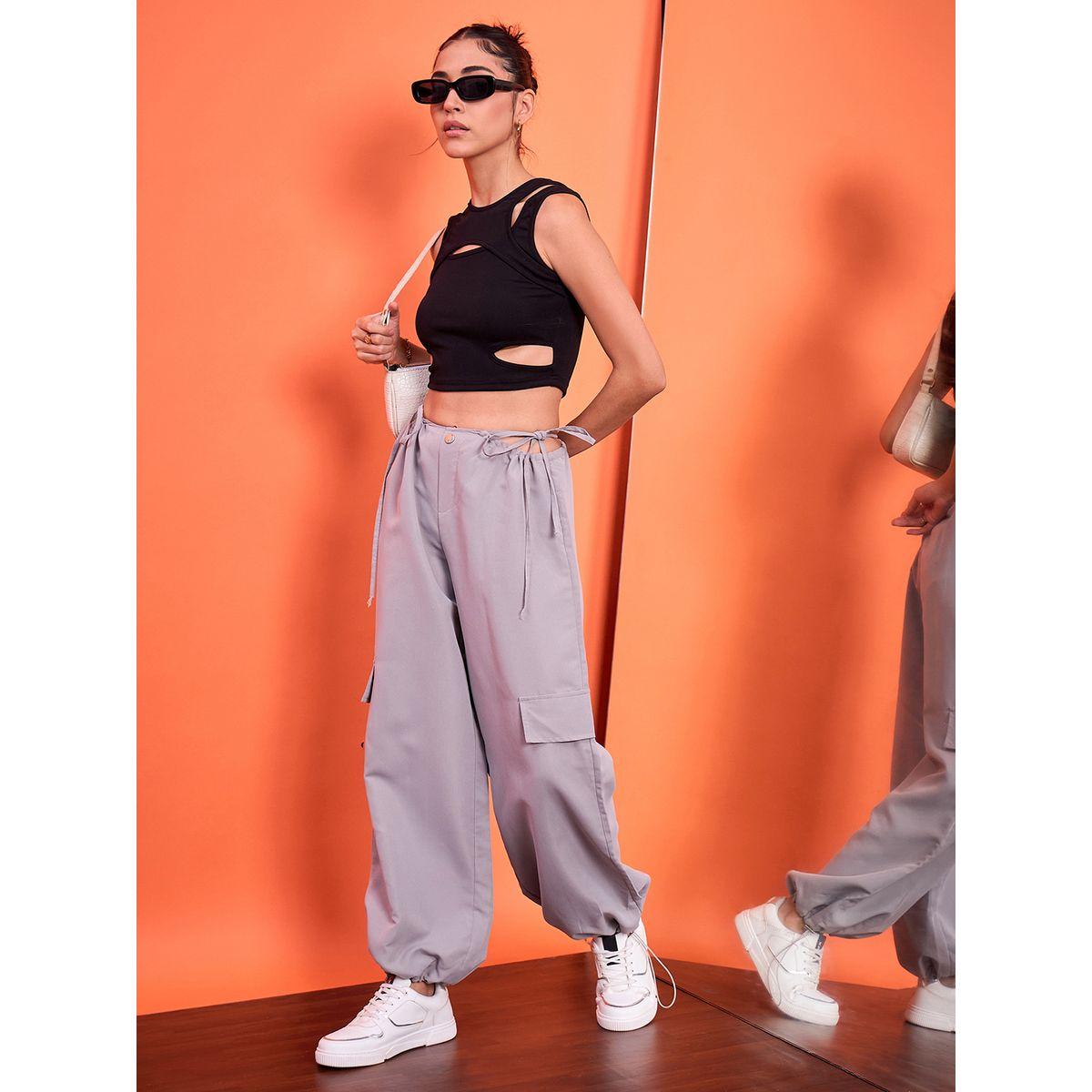 اب تاوني × ستايلي - بلوزة قصيرة مضلعة بتفاصيل مقصوصة باللون الأسود للنساء-women-clothing-tshirts-image-6