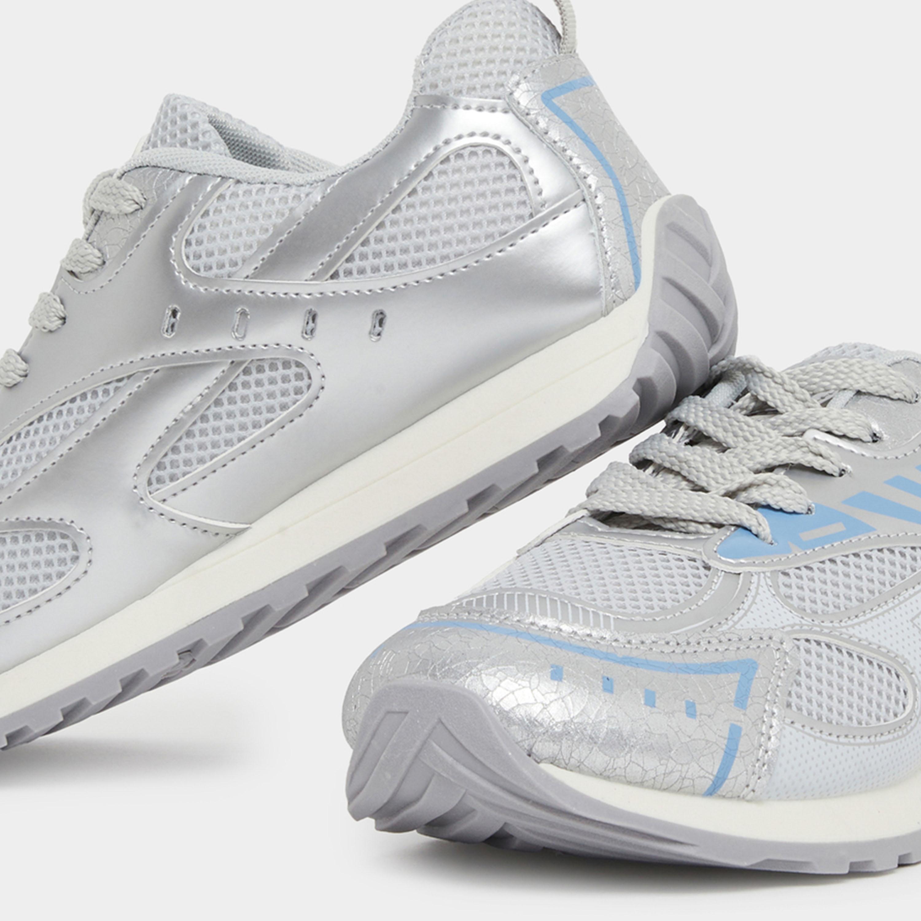 ستايلي - حذاء رياضي برباط ولوحة معدنية منسوجة للنساء-women-shoes-sneakers-image-4