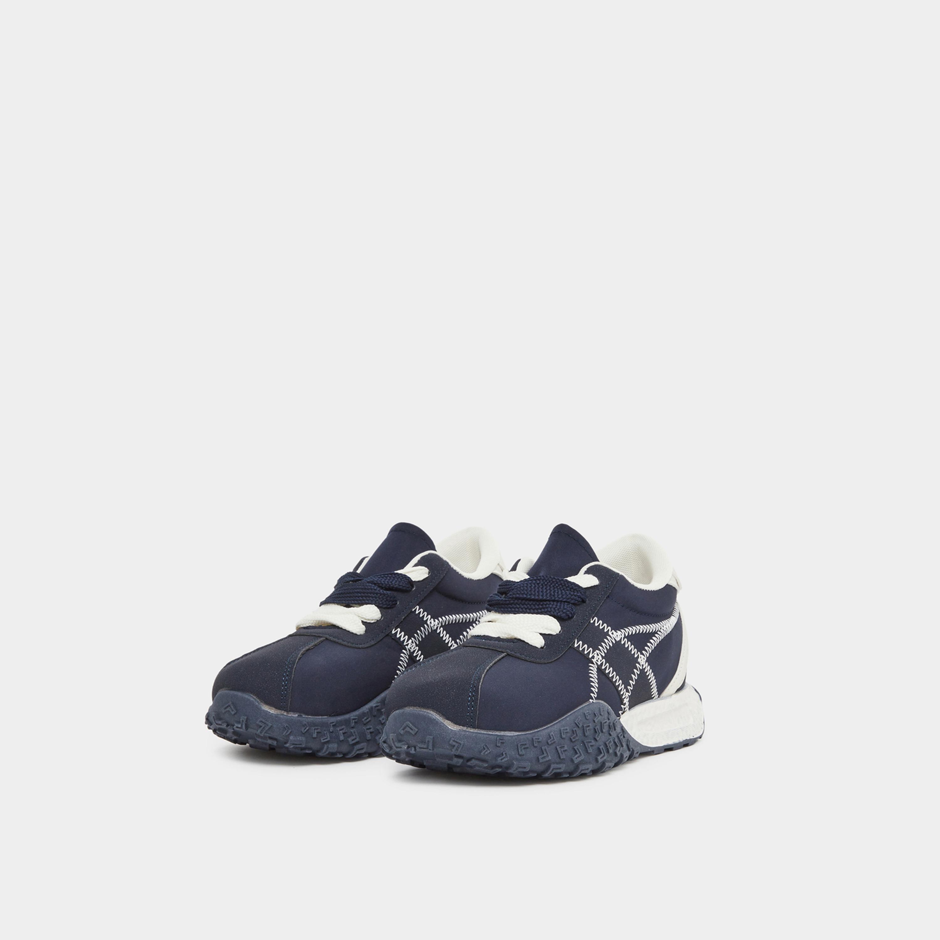 ستايلي - حذاء رياضي برباط وتفاصيل حياكة لون أزرق داكن للنساء-women-shoes-sneakers-image-1