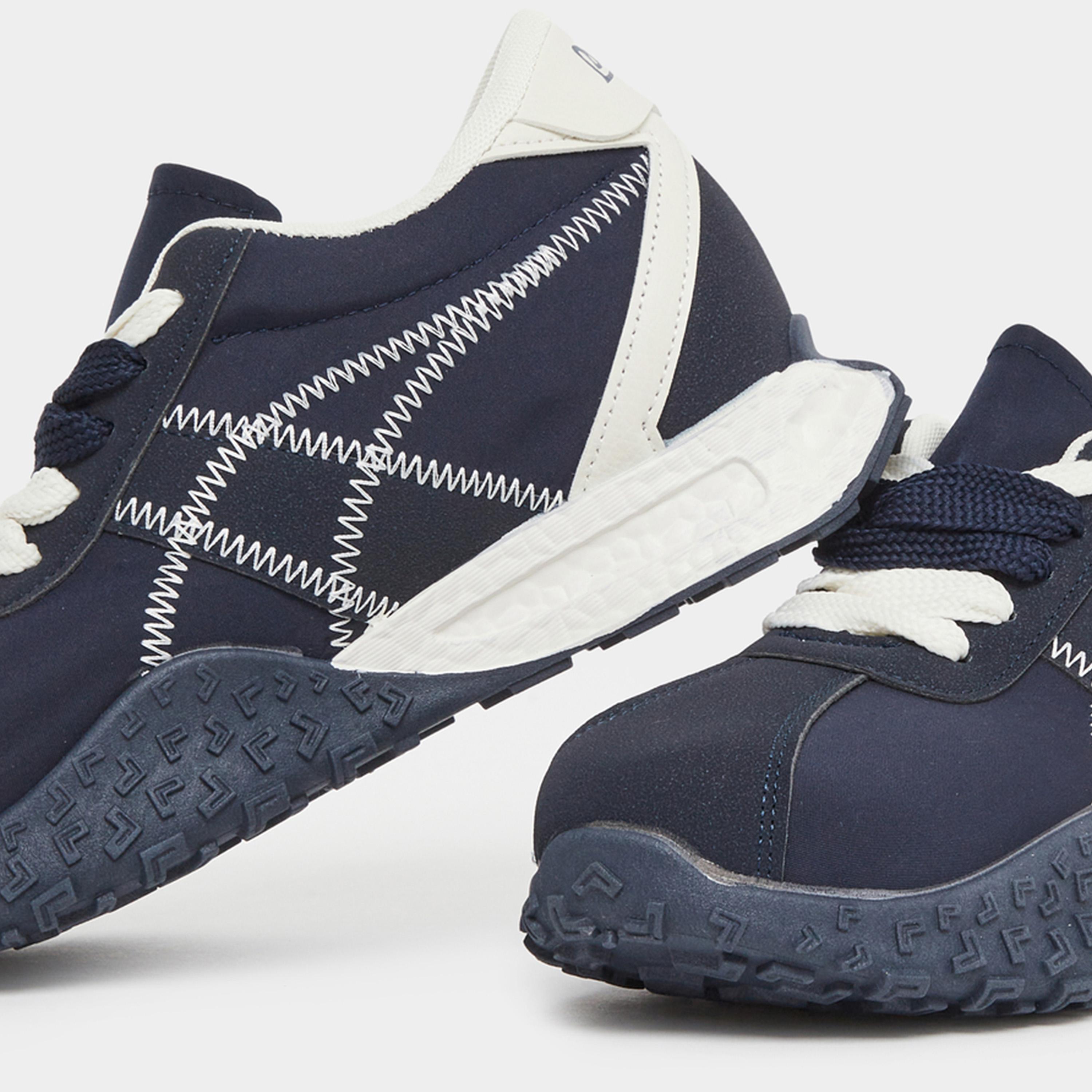 ستايلي - حذاء رياضي برباط وتفاصيل حياكة لون أزرق داكن للنساء-women-shoes-sneakers-image-4