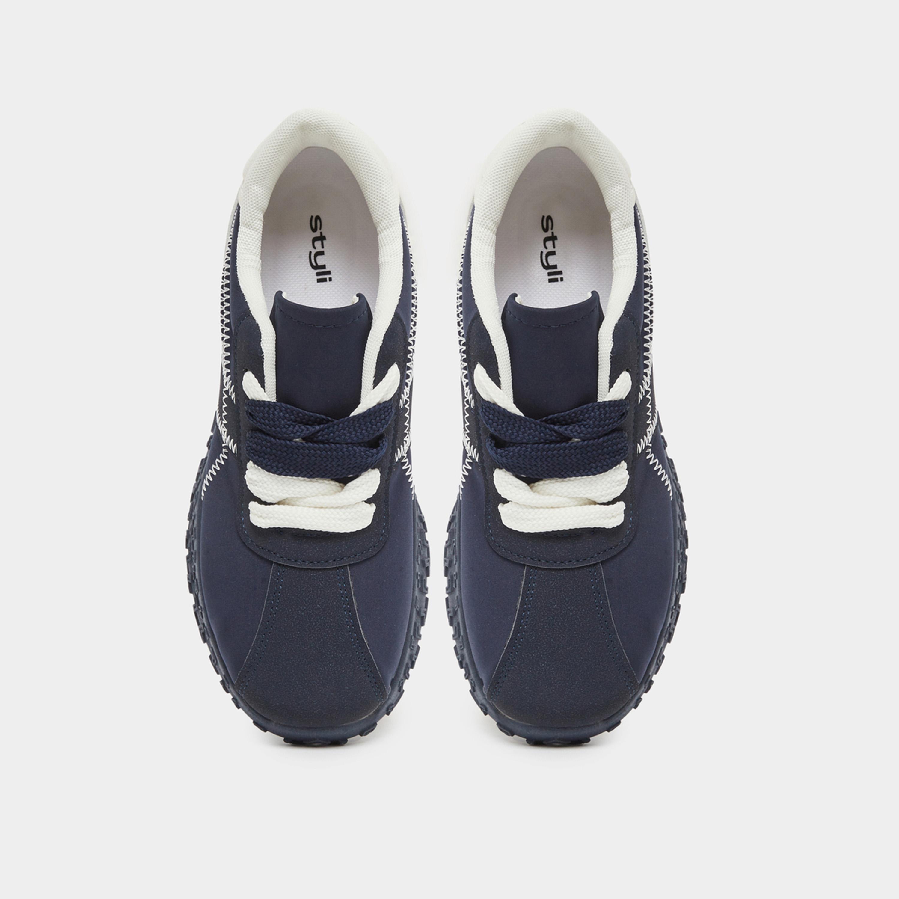ستايلي - حذاء رياضي برباط وتفاصيل حياكة لون أزرق داكن للنساء-women-shoes-sneakers-image-6