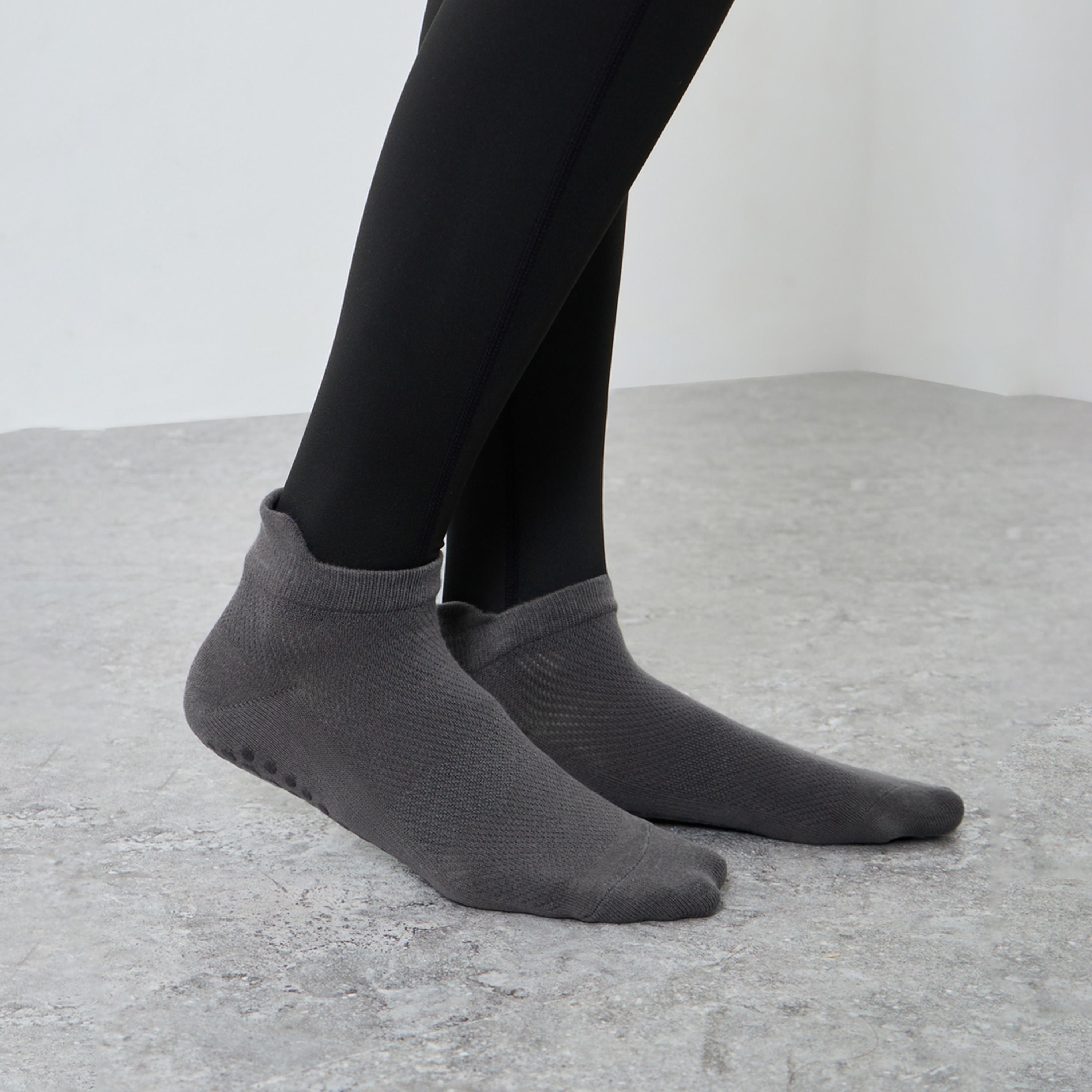 Styli Basic Silicon Pad Base Shoe Liner Yoga Socks-sports-gear-gym-image-1