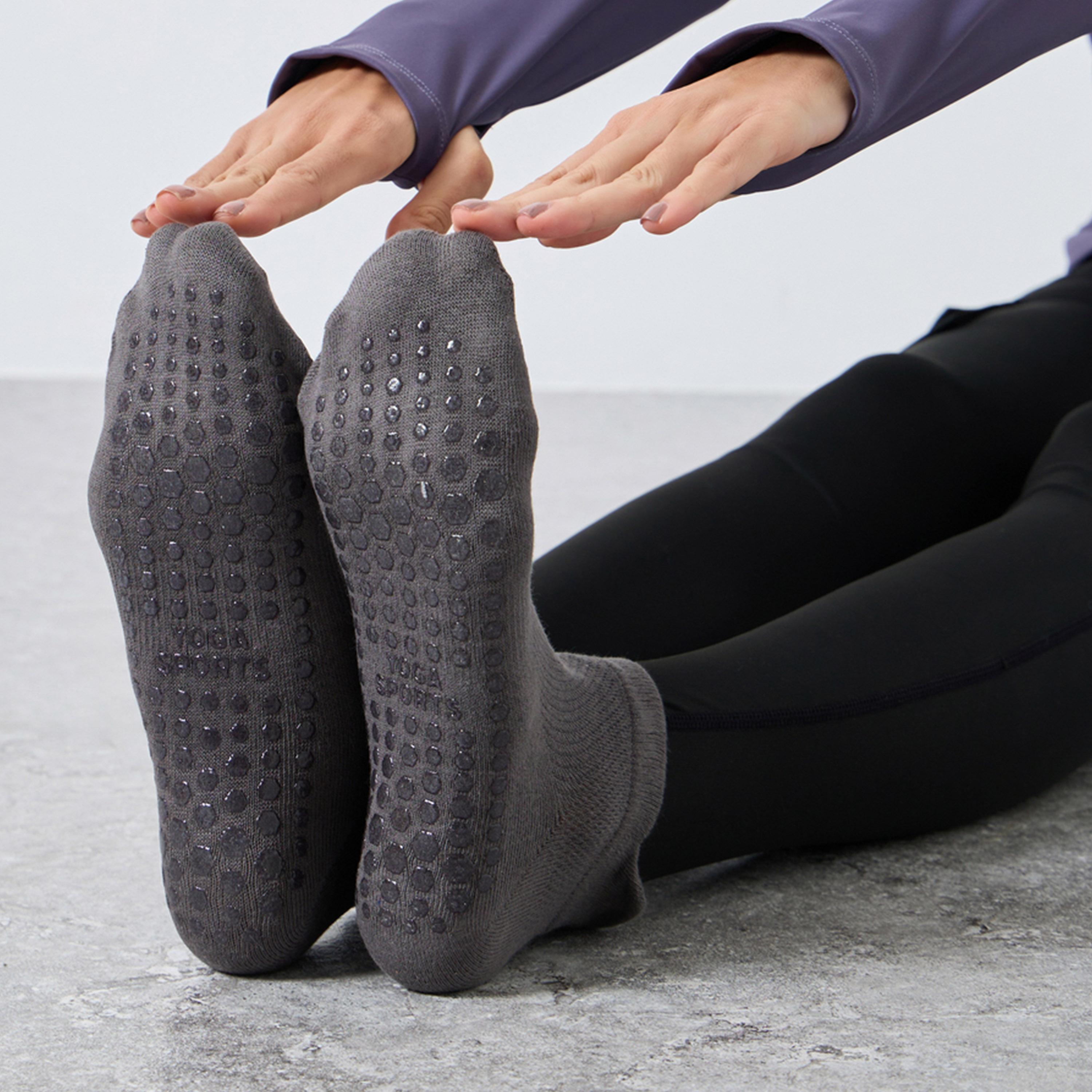 Styli Basic Silicon Pad Base Shoe Liner Yoga Socks-sports-gear-gym-image-3