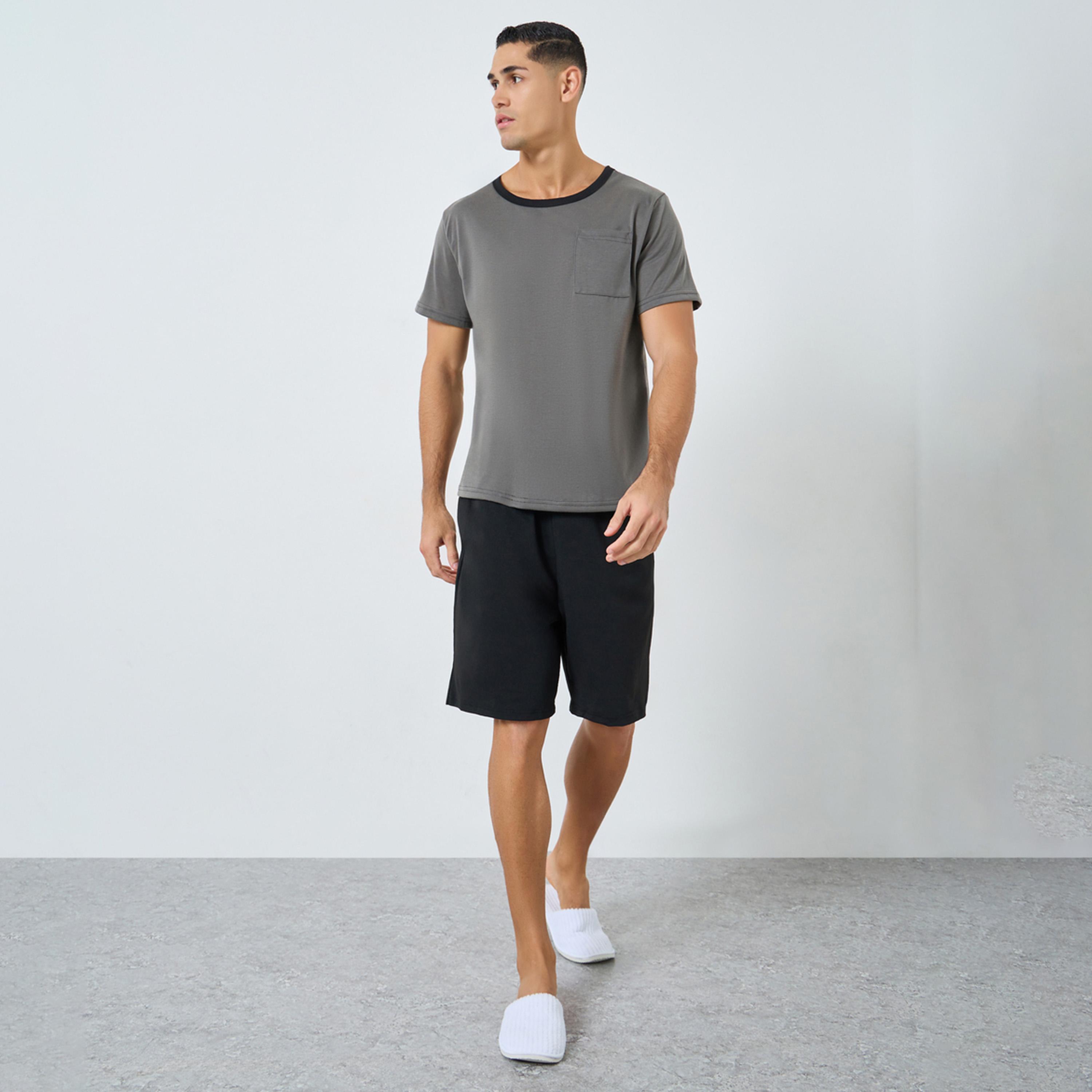 ستايلي - بيجاما تي شيرت وشورت بلون رمادي فحمي-men-clothing-nightwear-sets-image-1