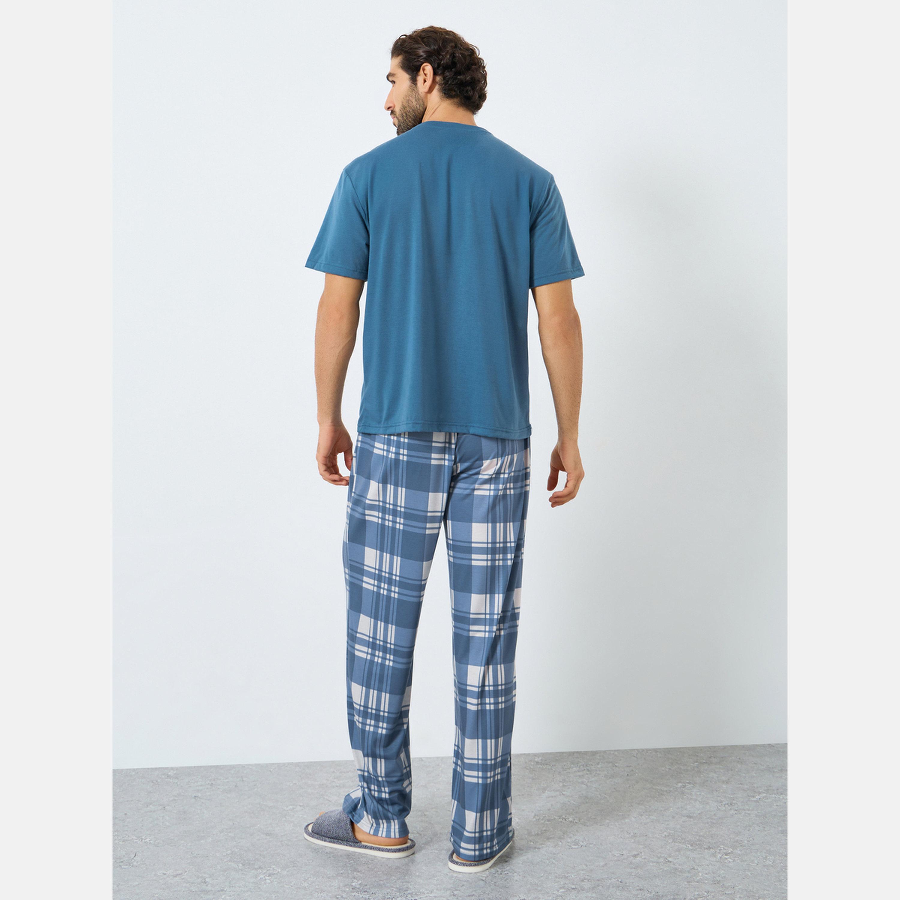 ستايلي - بيجاما تي شيرت سادة وبنطال منقوش للرجال-men-clothing-nightwear-sets-image-4