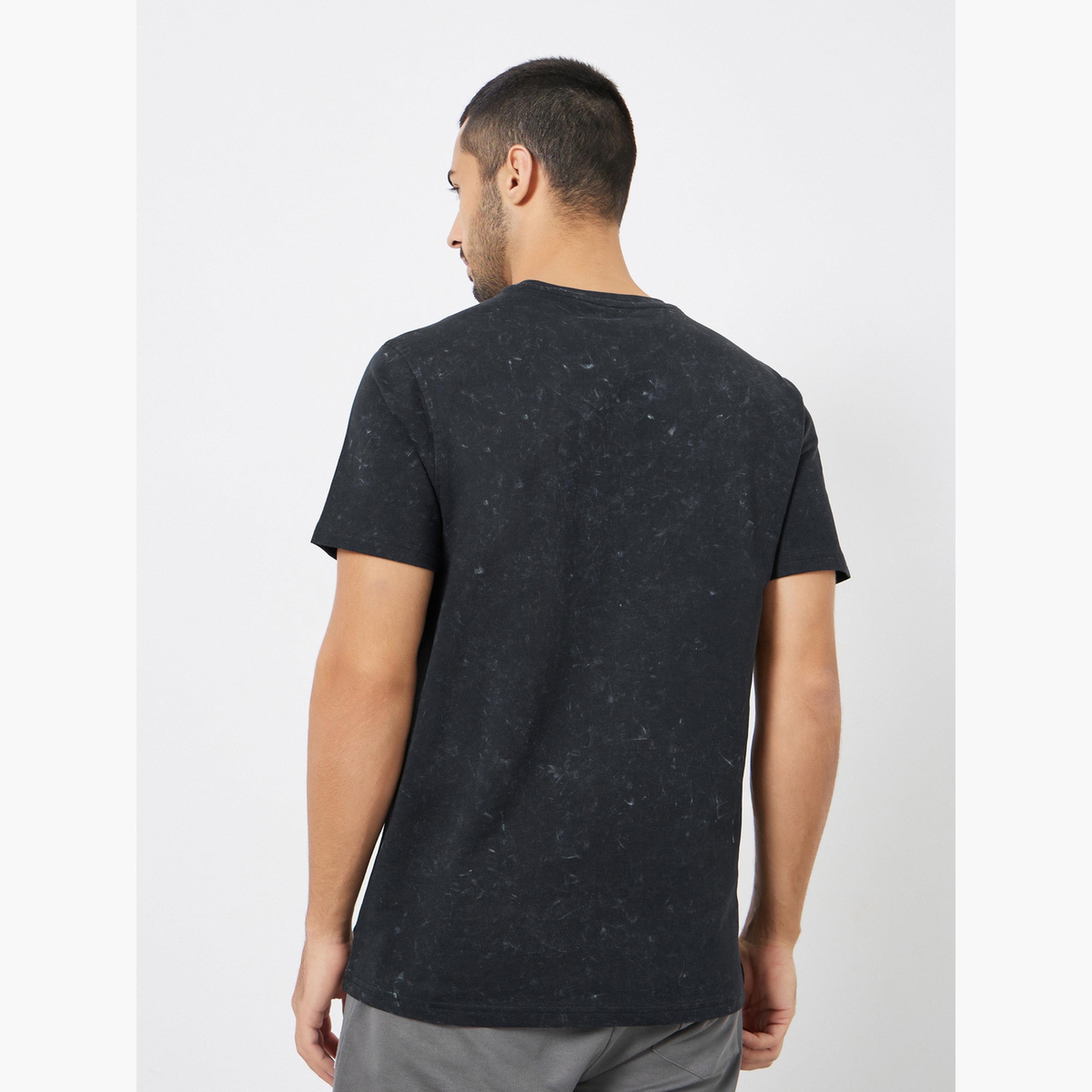 ستايلي - تي شيرت رجالي أسود برسومات غرافيكية ورقبة دائرية-men-clothing-tshirtsandpolos-tshirts-image-5