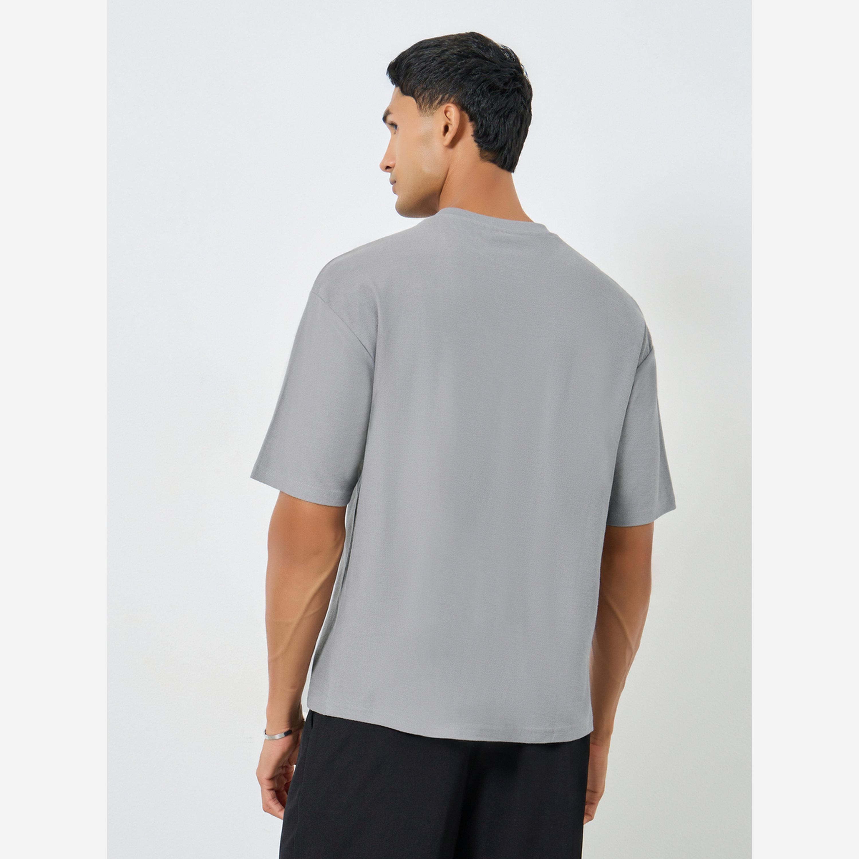 ستايلي - تيشيرت رجالي مقاس واسع مطرز بنسيج تيري معكوس-men-clothing-tshirtsandpolos-tshirts-image-4