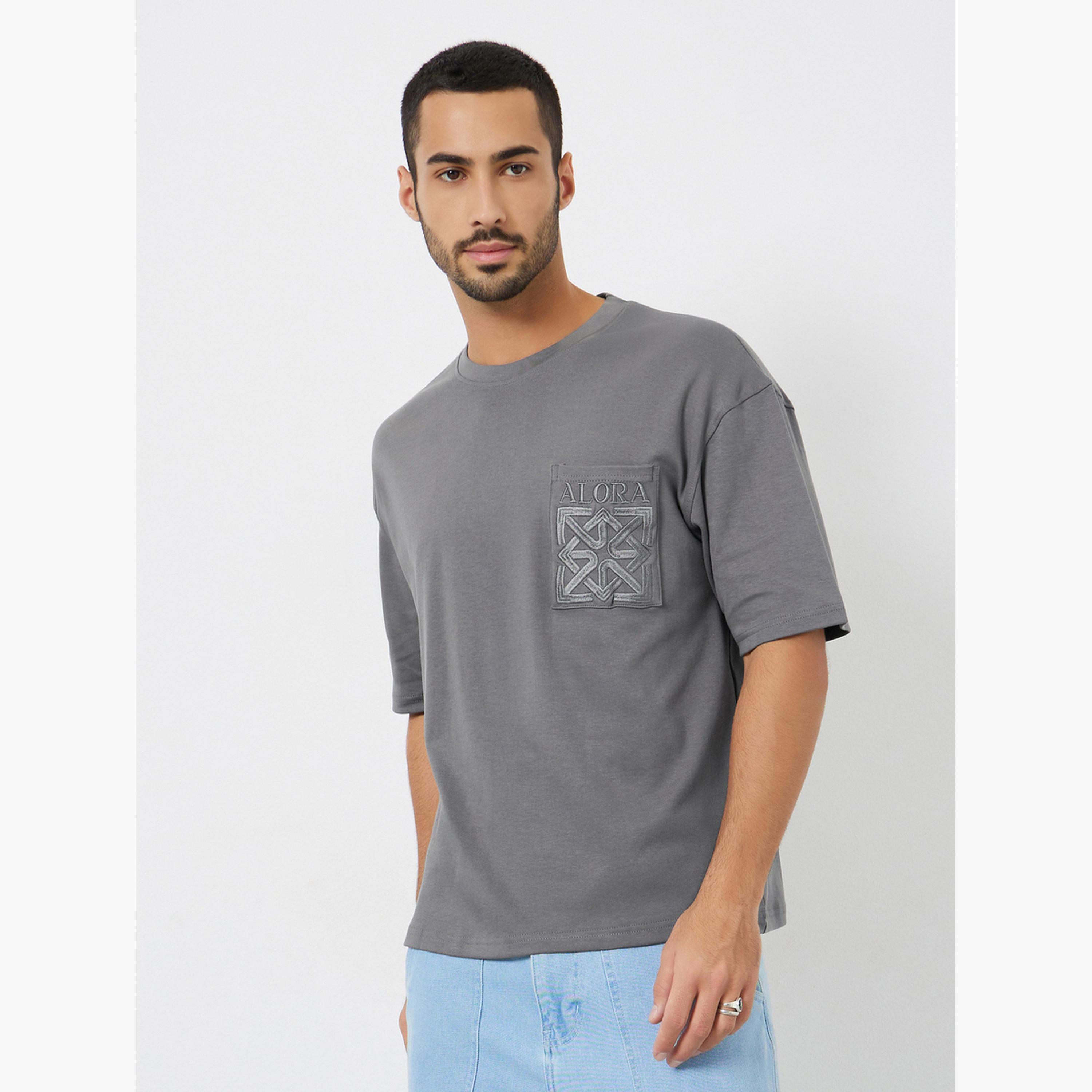 تيشيرت مطرز بقصة واسعة-men-clothing-tshirtsandpolos-tshirts-image-1