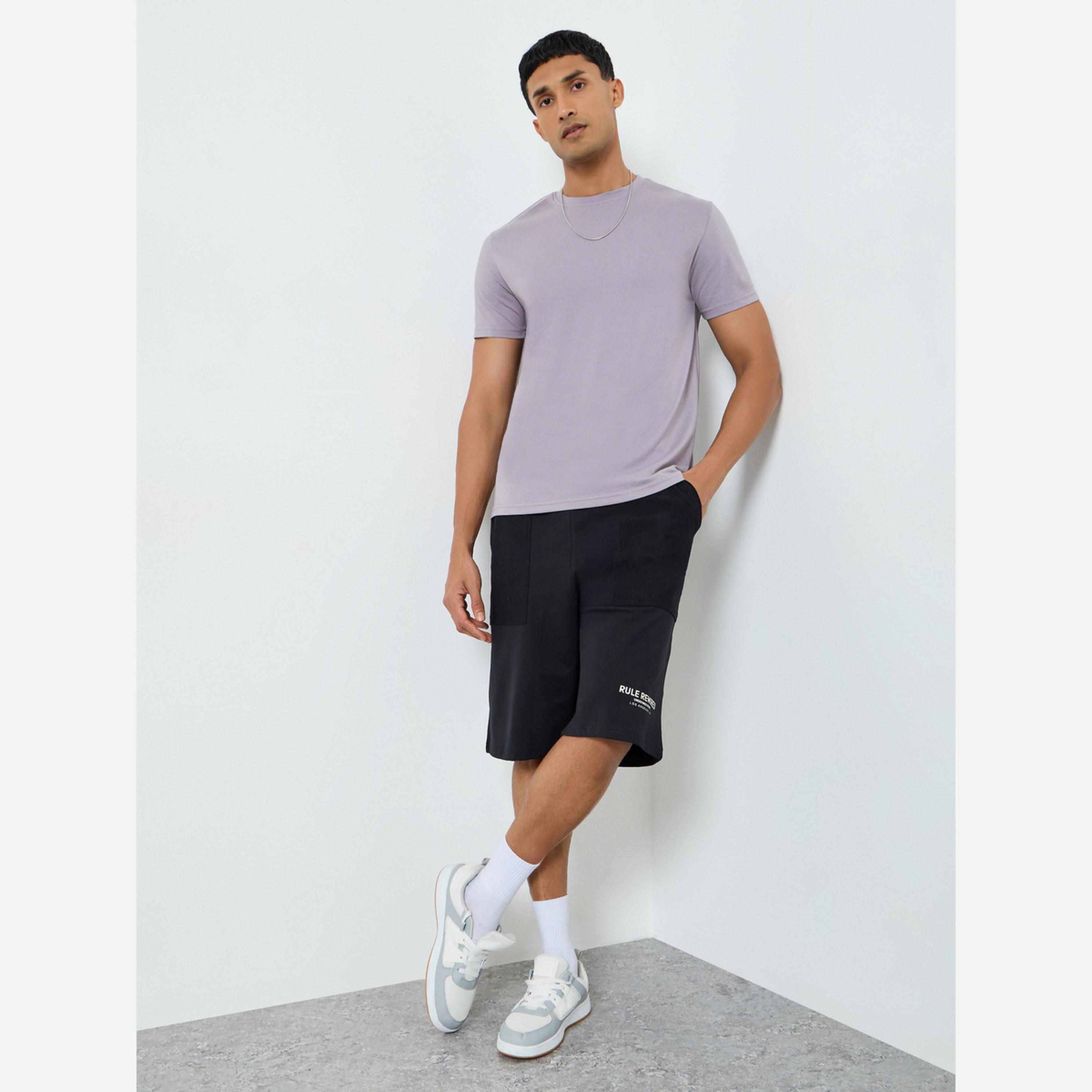 ستايلي - شورت رجالي لون أسود بجيوب قماش تيري-men-clothing-bottoms-shorts-image-2