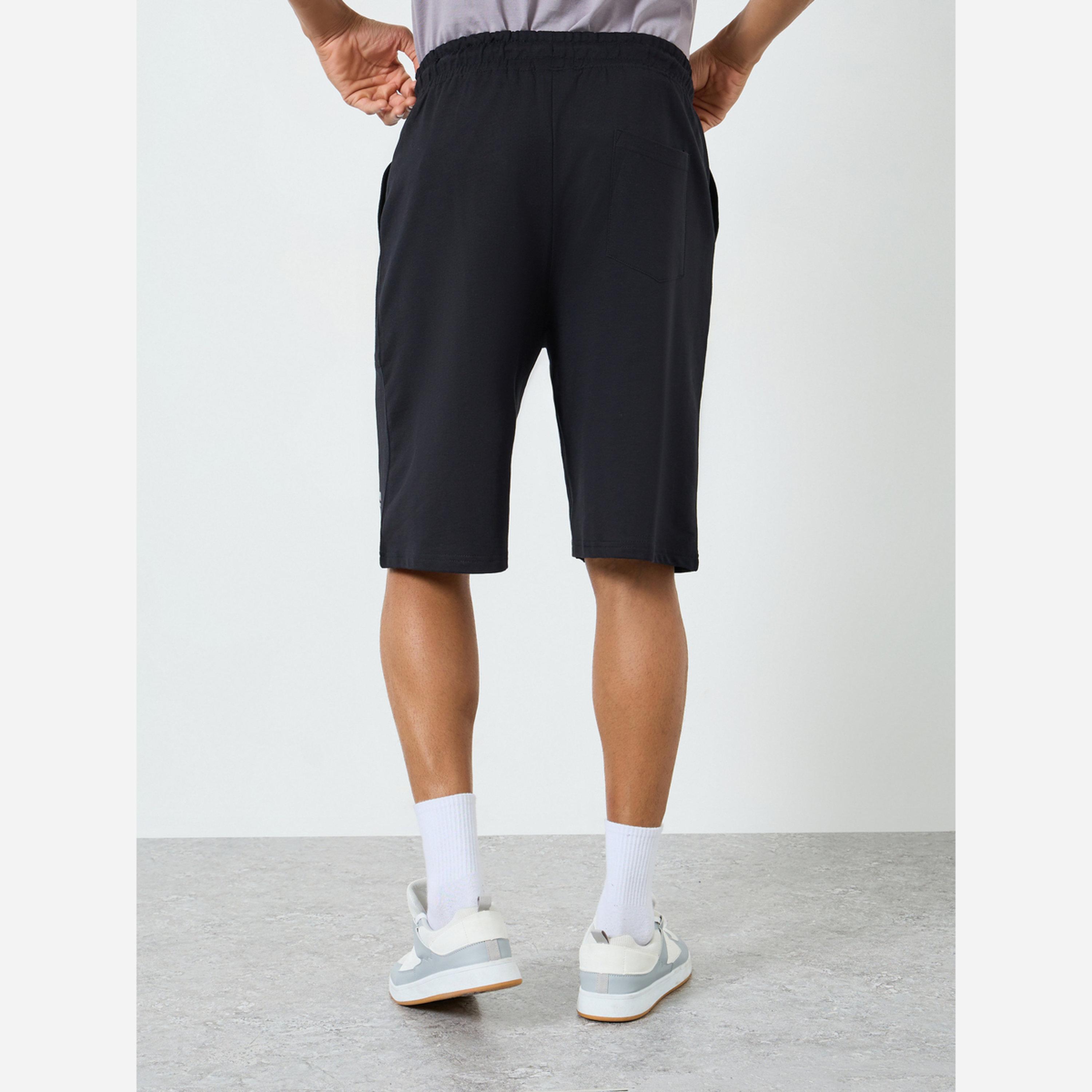 ستايلي - شورت رجالي لون أسود بجيوب قماش تيري-men-clothing-bottoms-shorts-image-3
