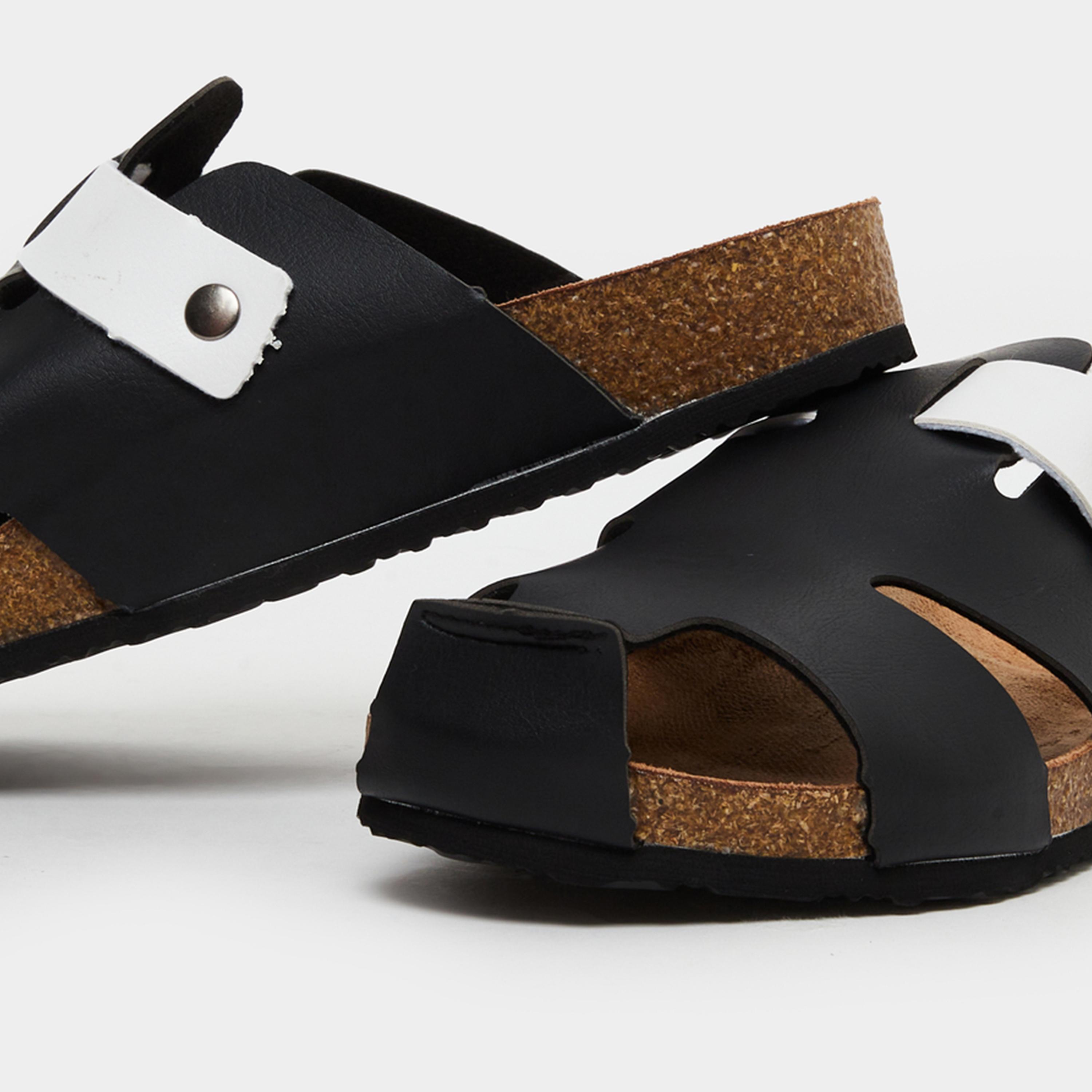 ستايلي - صندل مريح للرجال ثنائي اللون مزود بإبزيم-men-shoes-sandals-image-4
