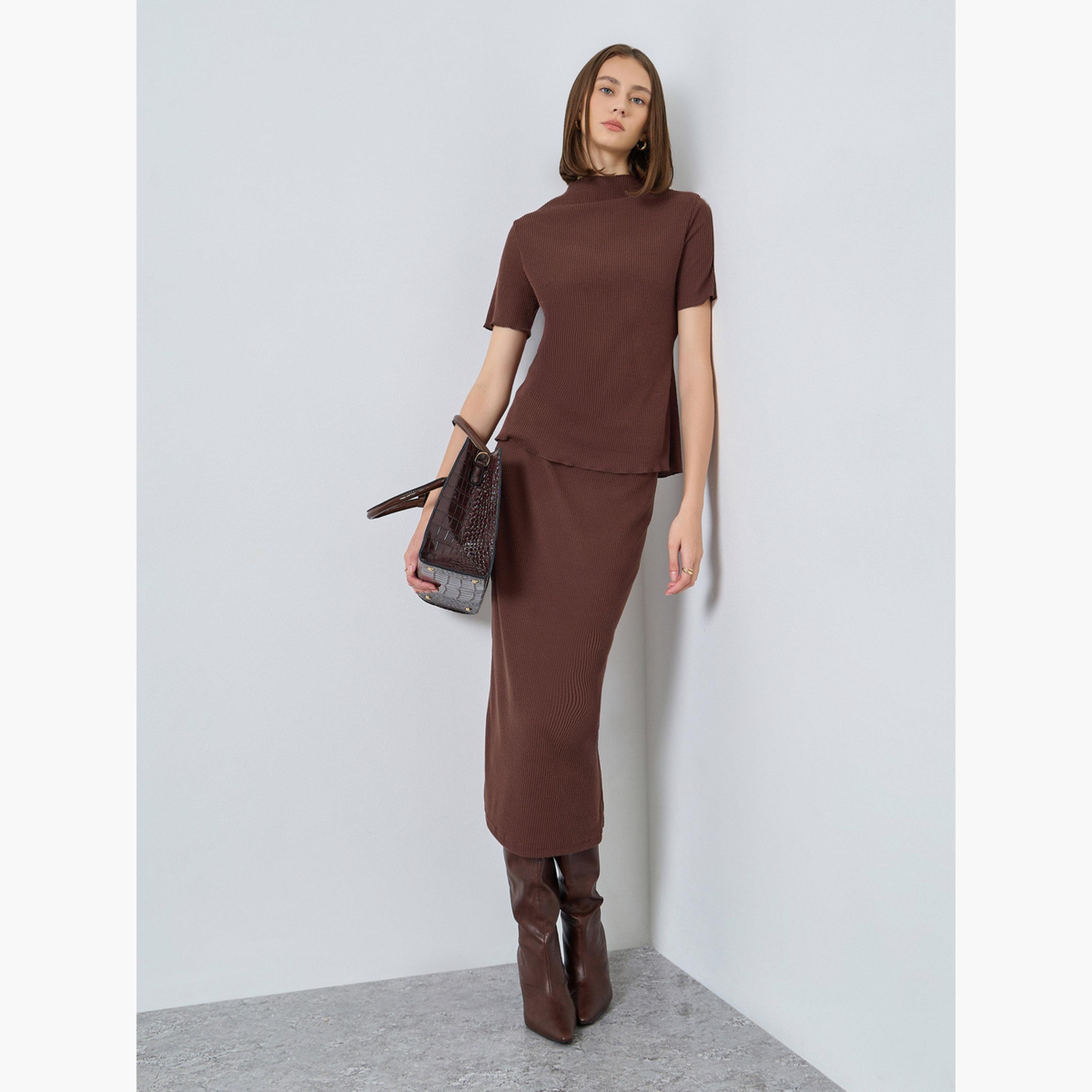 ستايلي - طقم بلوزة وتنورة محبوكة مضلعة باللون البني للنساء-women-clothing-coordsets-image-1