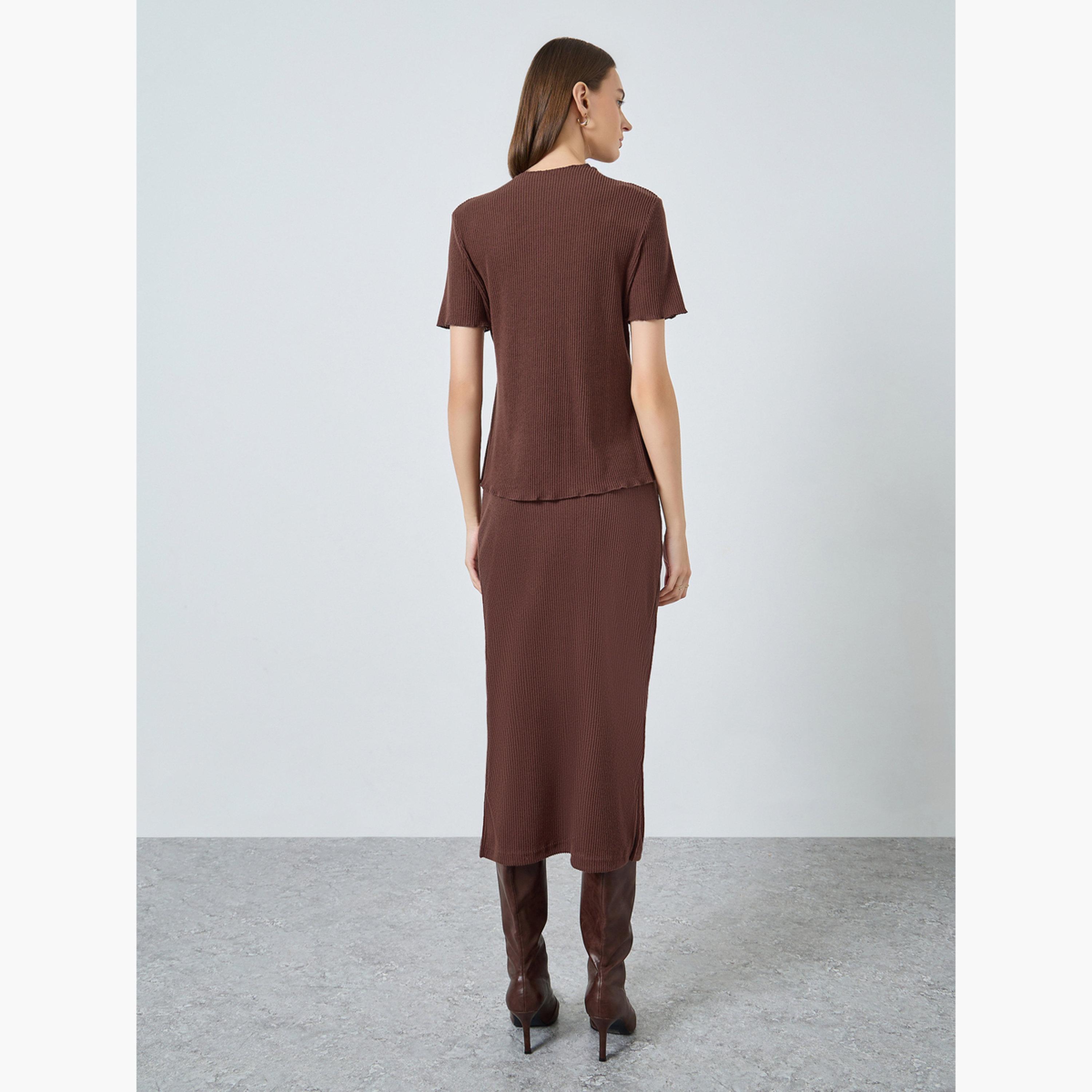 ستايلي - طقم بلوزة وتنورة محبوكة مضلعة باللون البني للنساء-women-clothing-coordsets-image-3