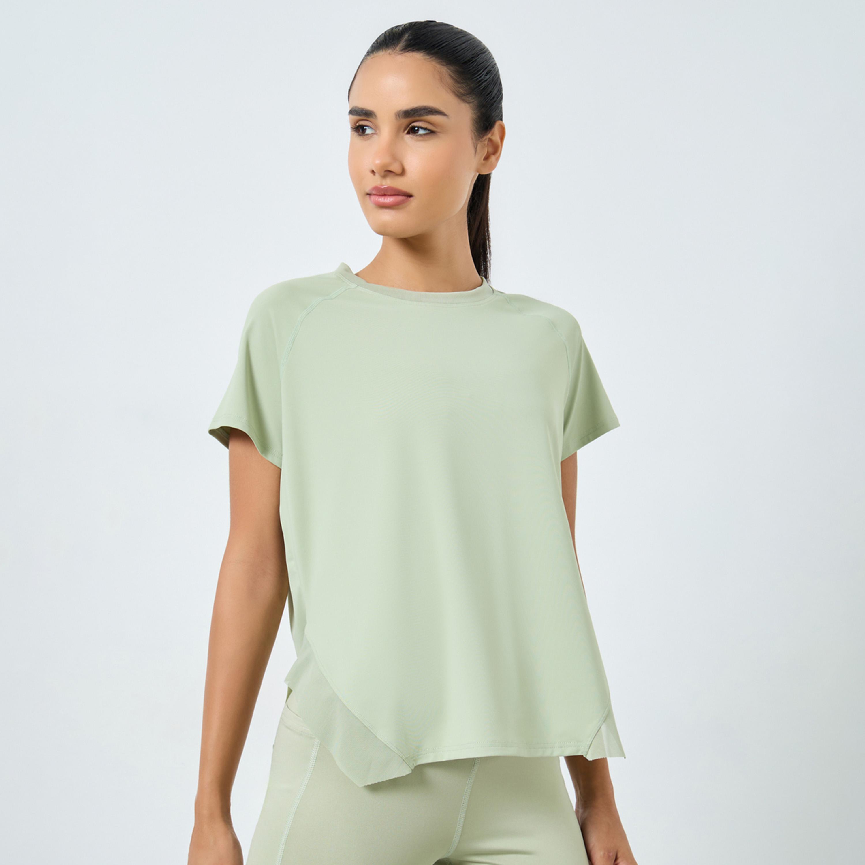 ستايلي - توب فضفاض مع حاشية شبكية مقطوعة من الجانب-women-clothing-sportswearandactivewear-tshirtsandvests-image-1