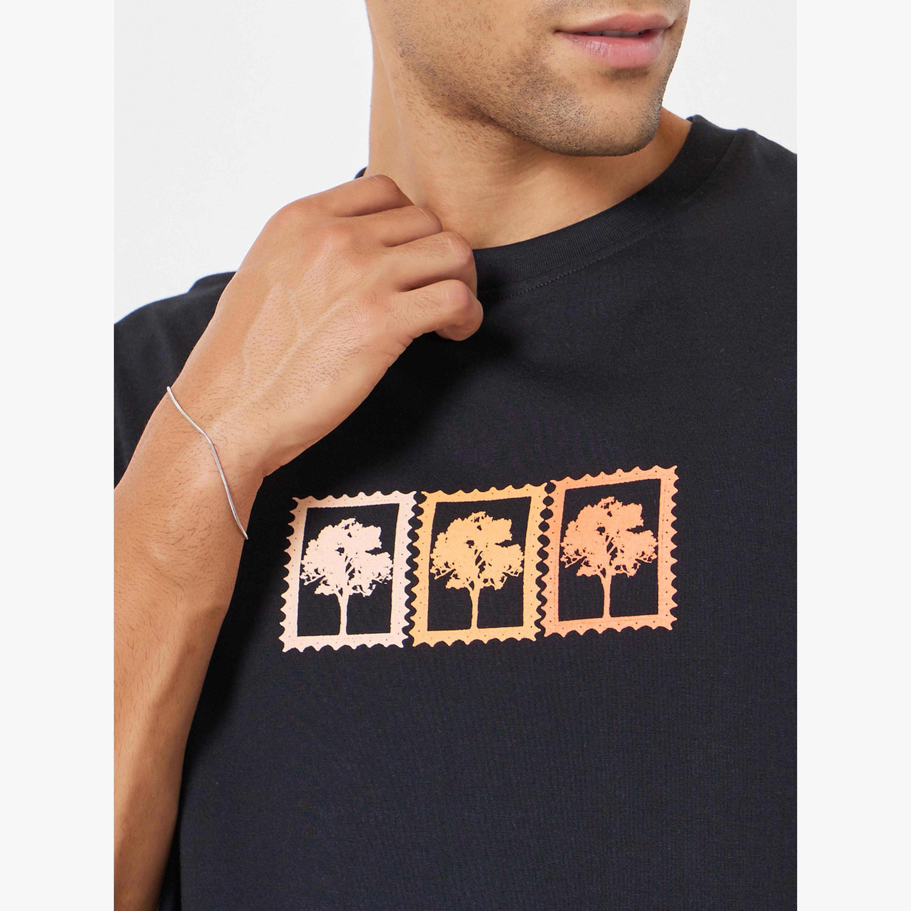 تيشيرت واسع بطبعة جرافيك وأكمام قصيرة-men-clothing-tshirtsandpolos-tshirts-image-4