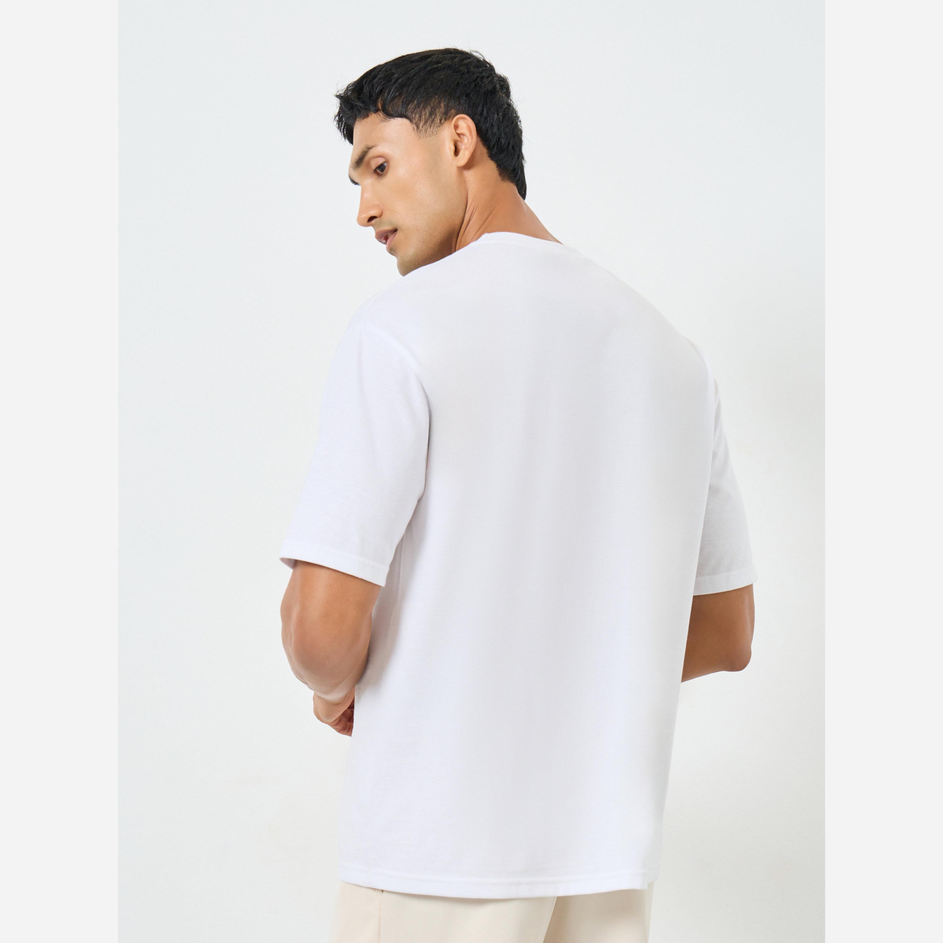 ستايلي - تيشيرت رجالي لون أبيض مقاس واسع طبعة-men-clothing-tshirtsandpolos-tshirts-image-4