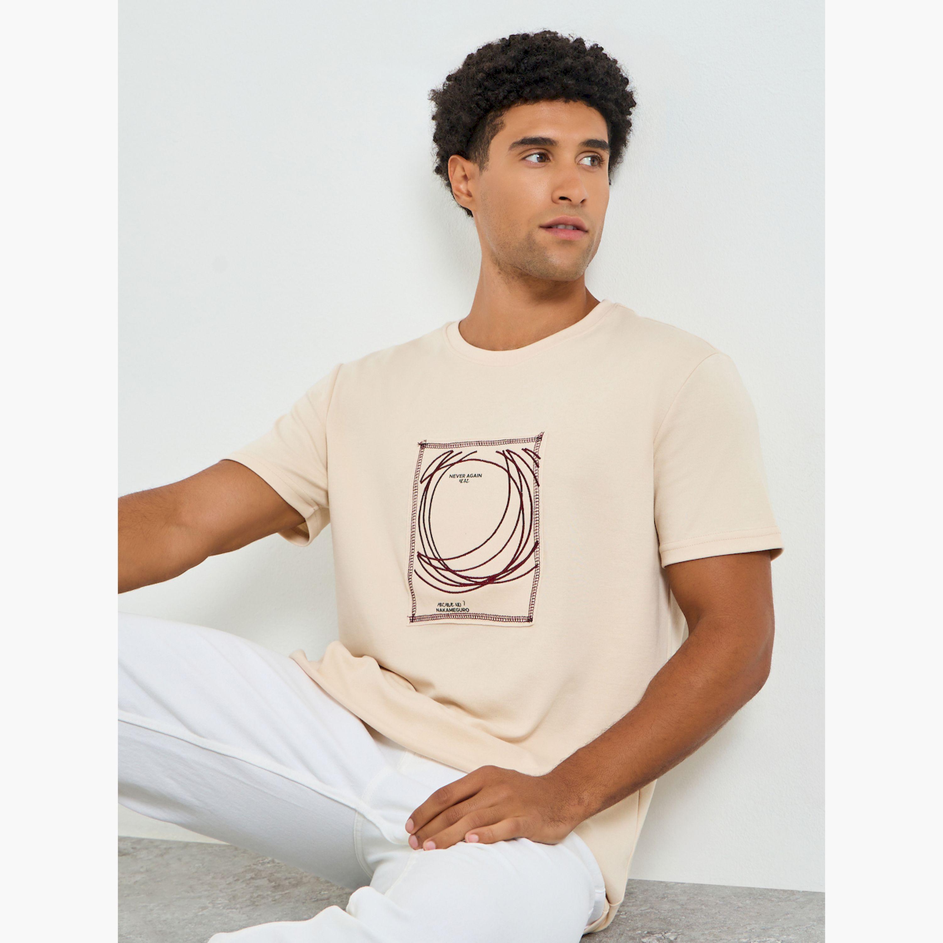 تيشيرت بياقة دائرية وطبعة جرافيك للرجال-men-clothing-tshirtsandpolos-tshirts-image-3