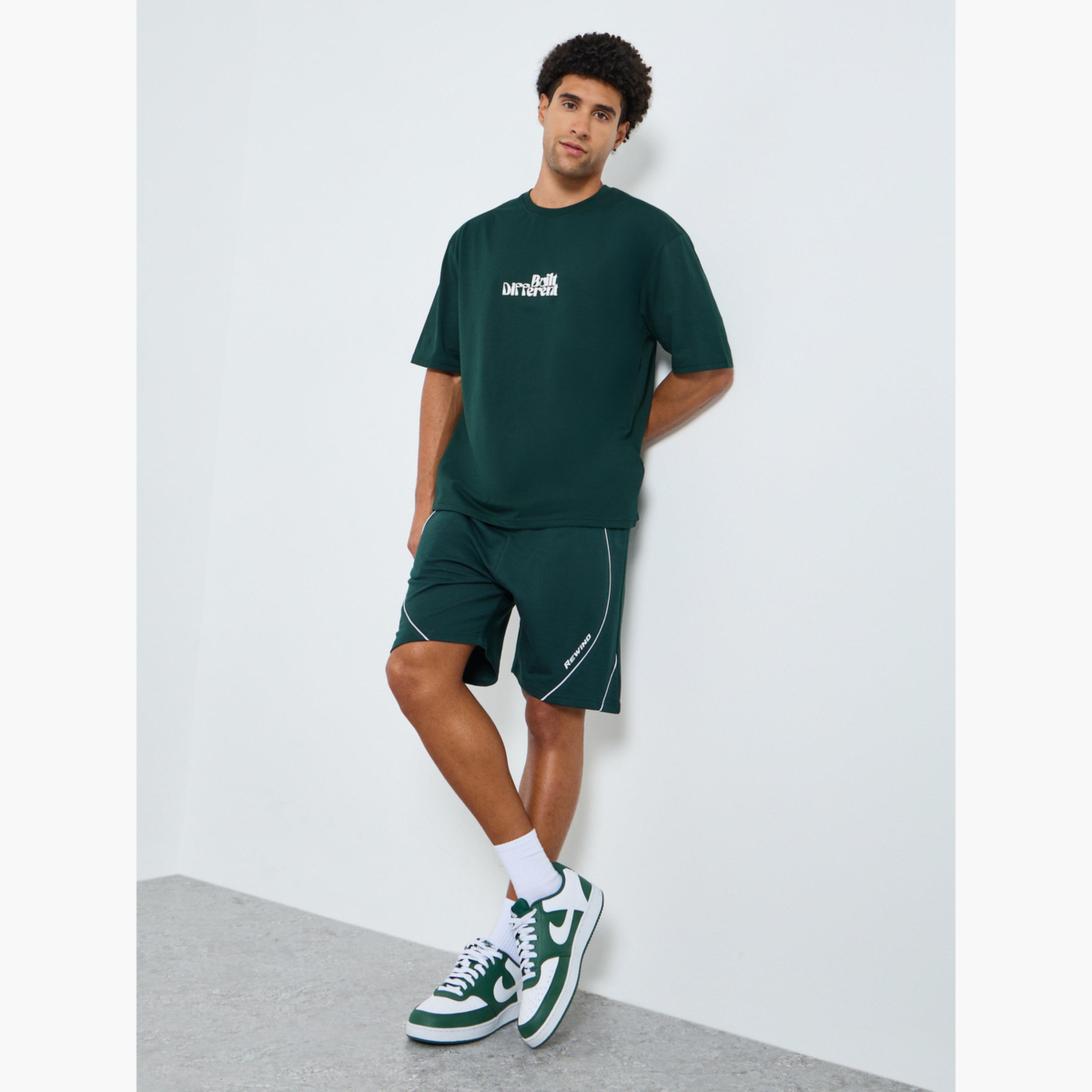شورت تيري بتفاصيل تحديد-men-clothing-bottoms-shorts-image-2