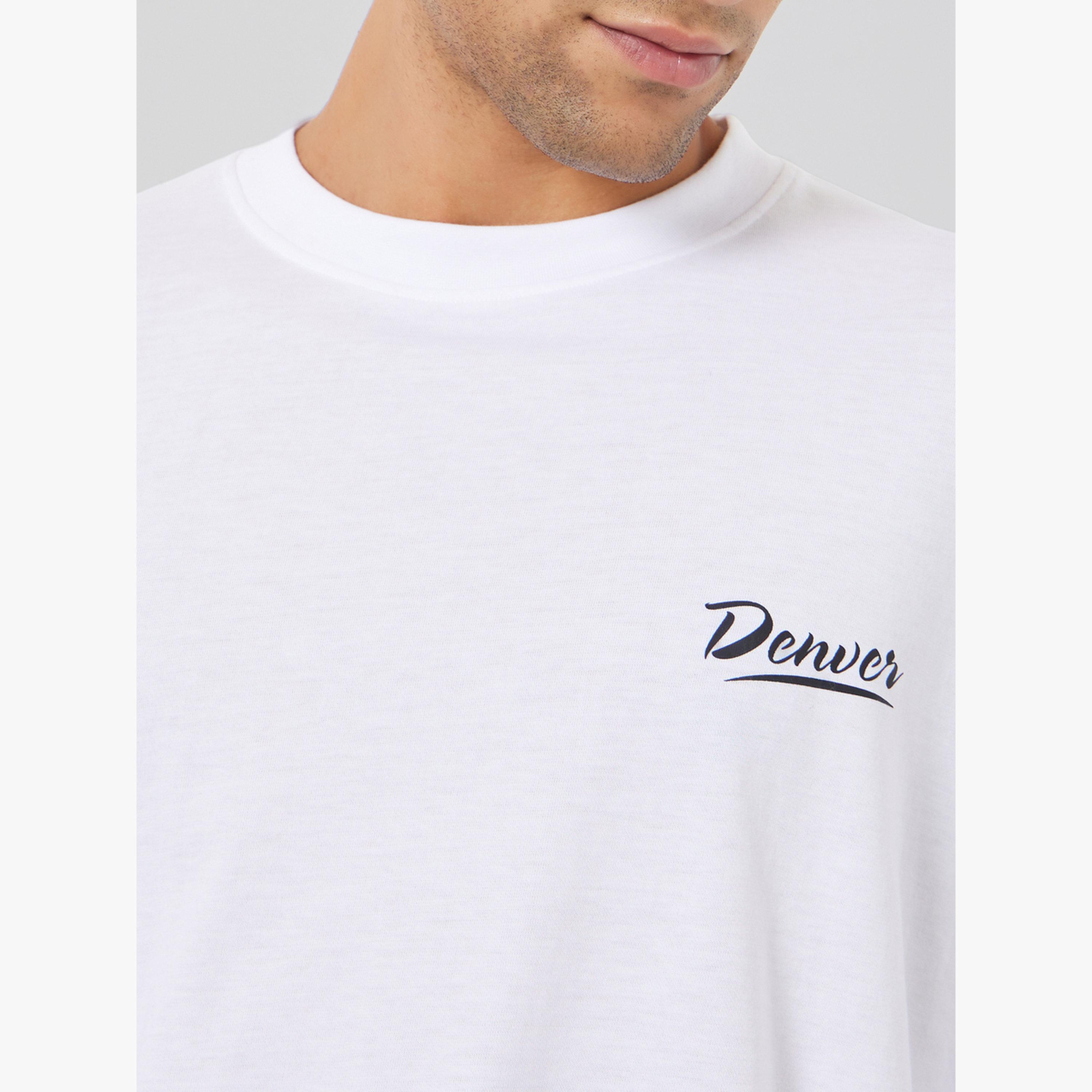 تيشيرت بقصة بوكسي وطبعة جرافيك-men-clothing-tshirtsandpolos-tshirts-image-4