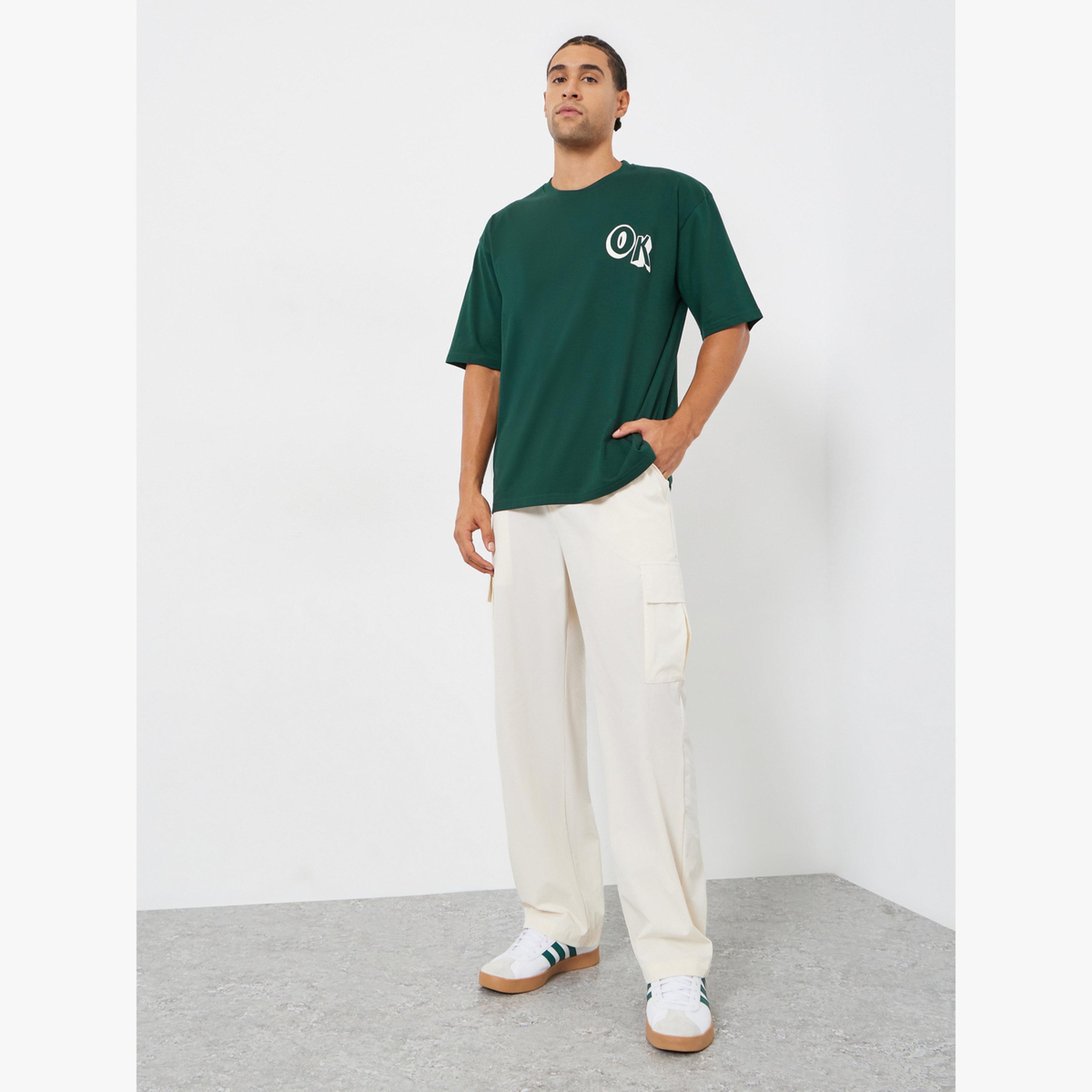 تيشيرت بقصة واسعة وطبعة جرافيك-men-clothing-tshirtsandpolos-tshirts-image-2