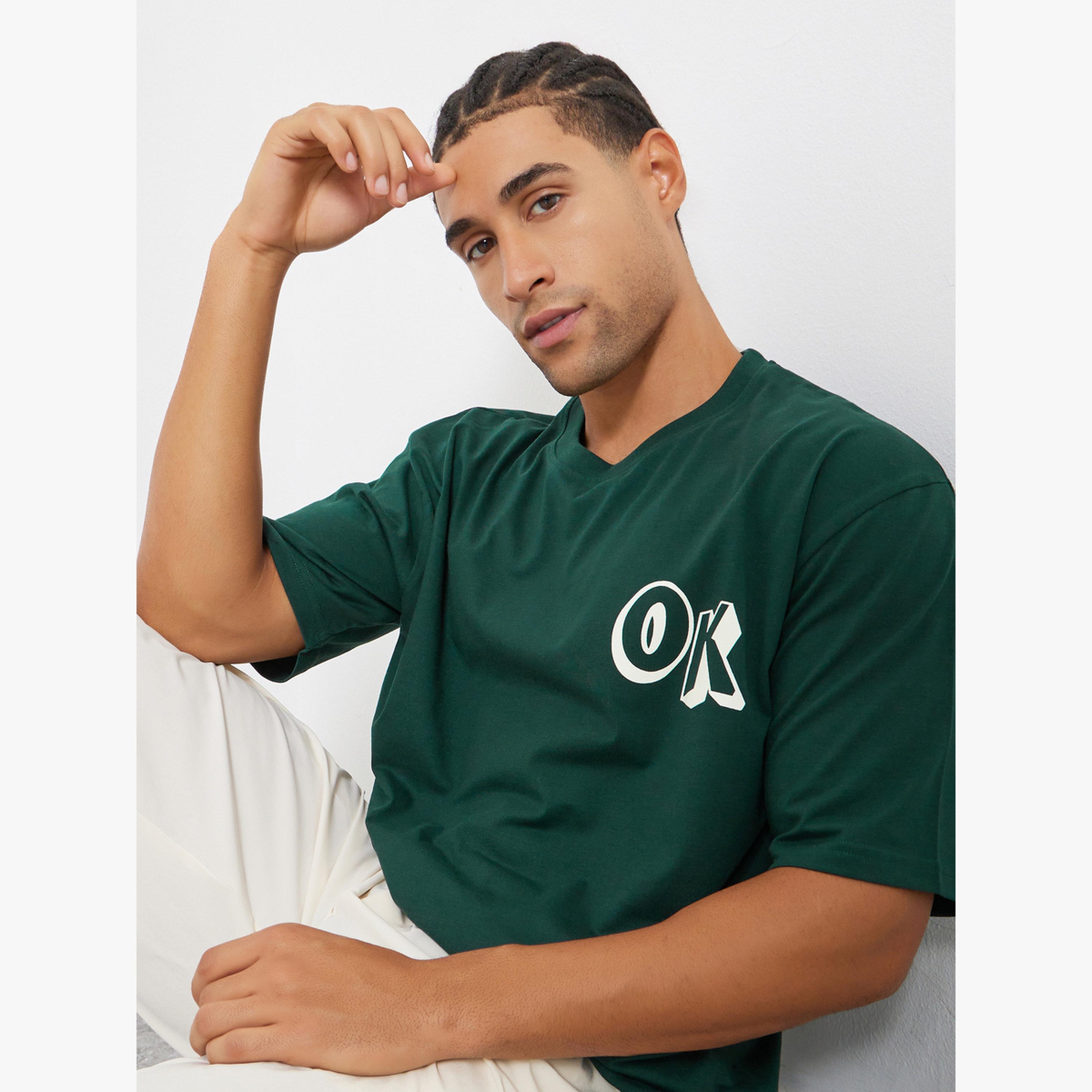 تيشيرت بقصة واسعة وطبعة جرافيك-men-clothing-tshirtsandpolos-tshirts-image-3