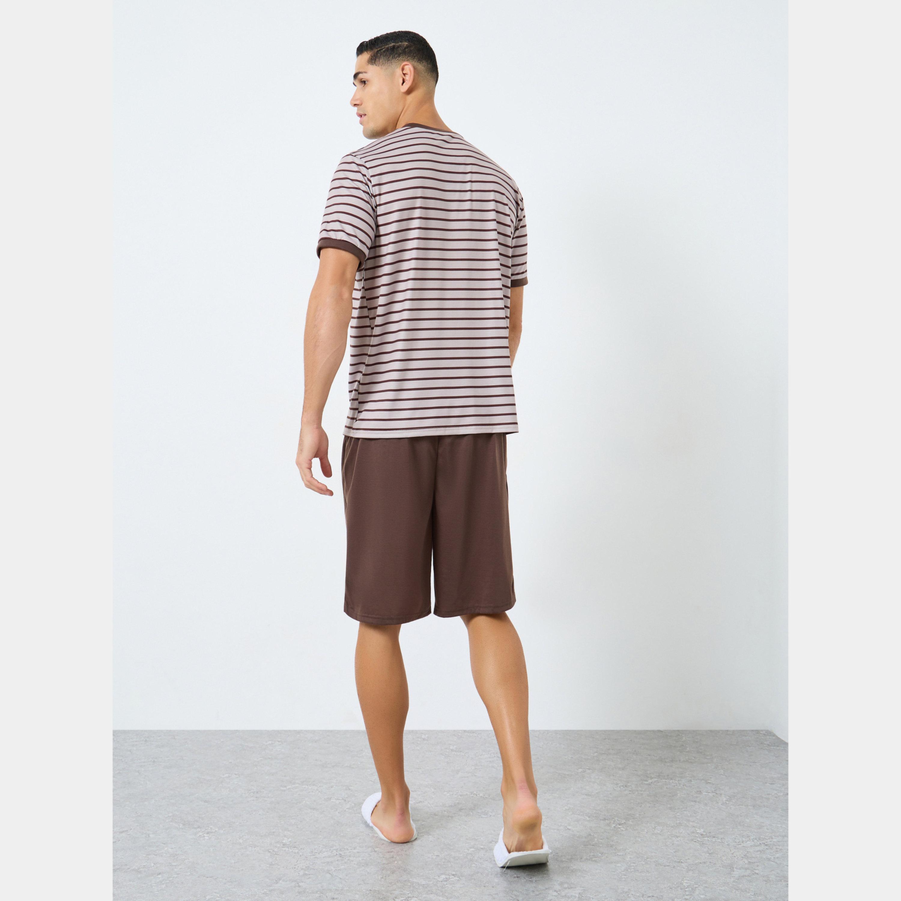 ستايلي - تي شيرت وشورت مخطط مقاس واسع للرجال-men-clothing-nightwear-sets-image-5