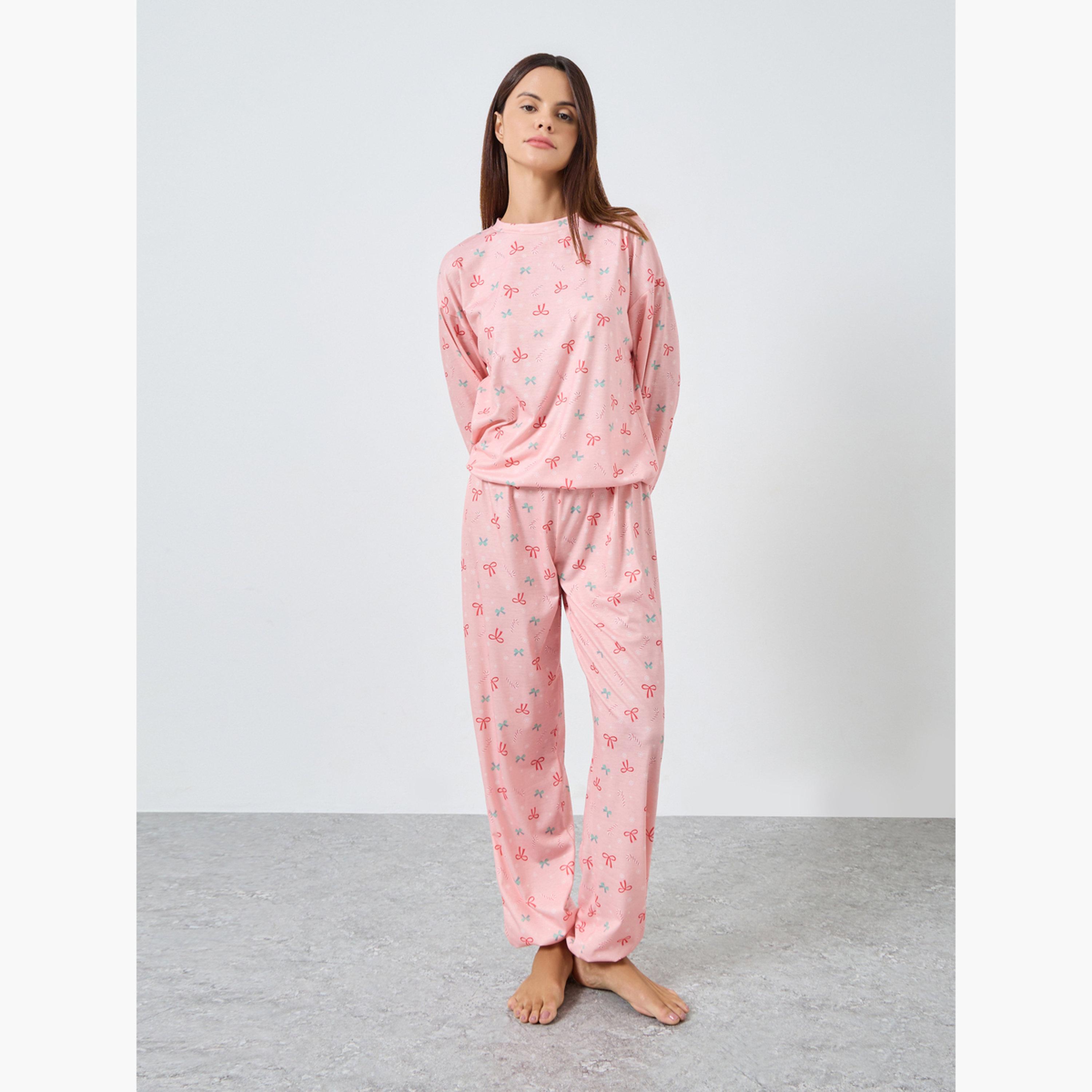 Styli Women Bows Candy Cane Print T-Shirt and Cuffed Pyjama Set-women-clothing-nightwear-pyjamas-longsets-image-1