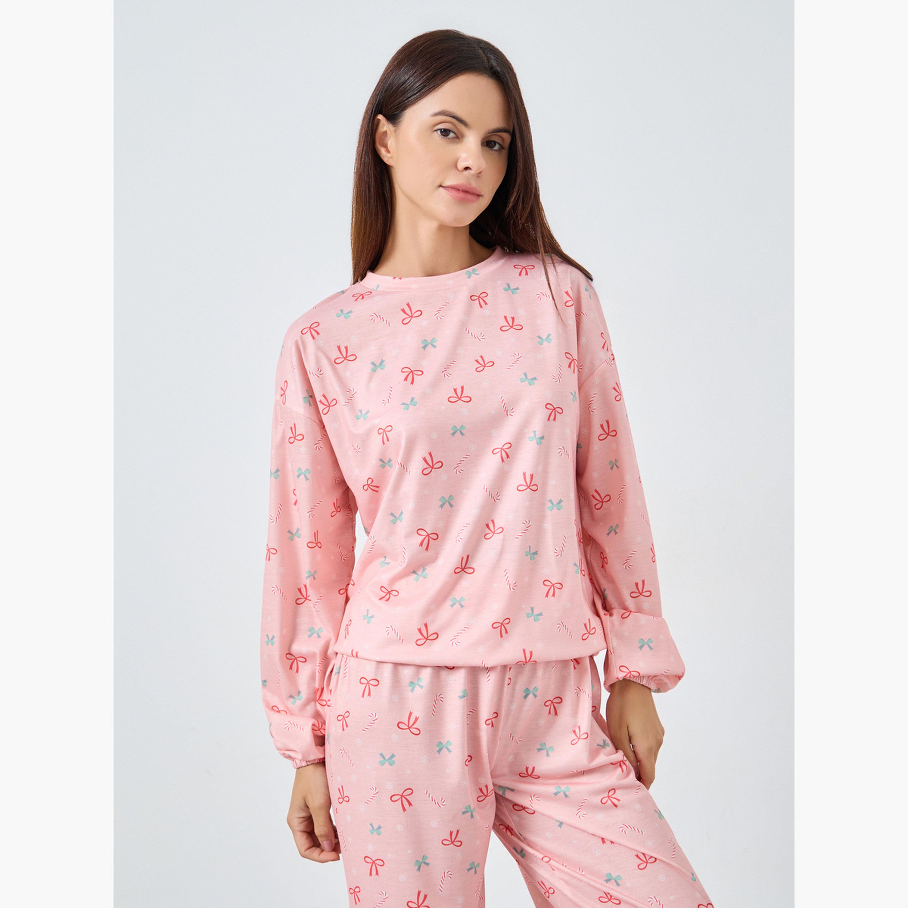 Styli Women Bows Candy Cane Print T-Shirt and Cuffed Pyjama Set-women-clothing-nightwear-pyjamas-longsets-image-3