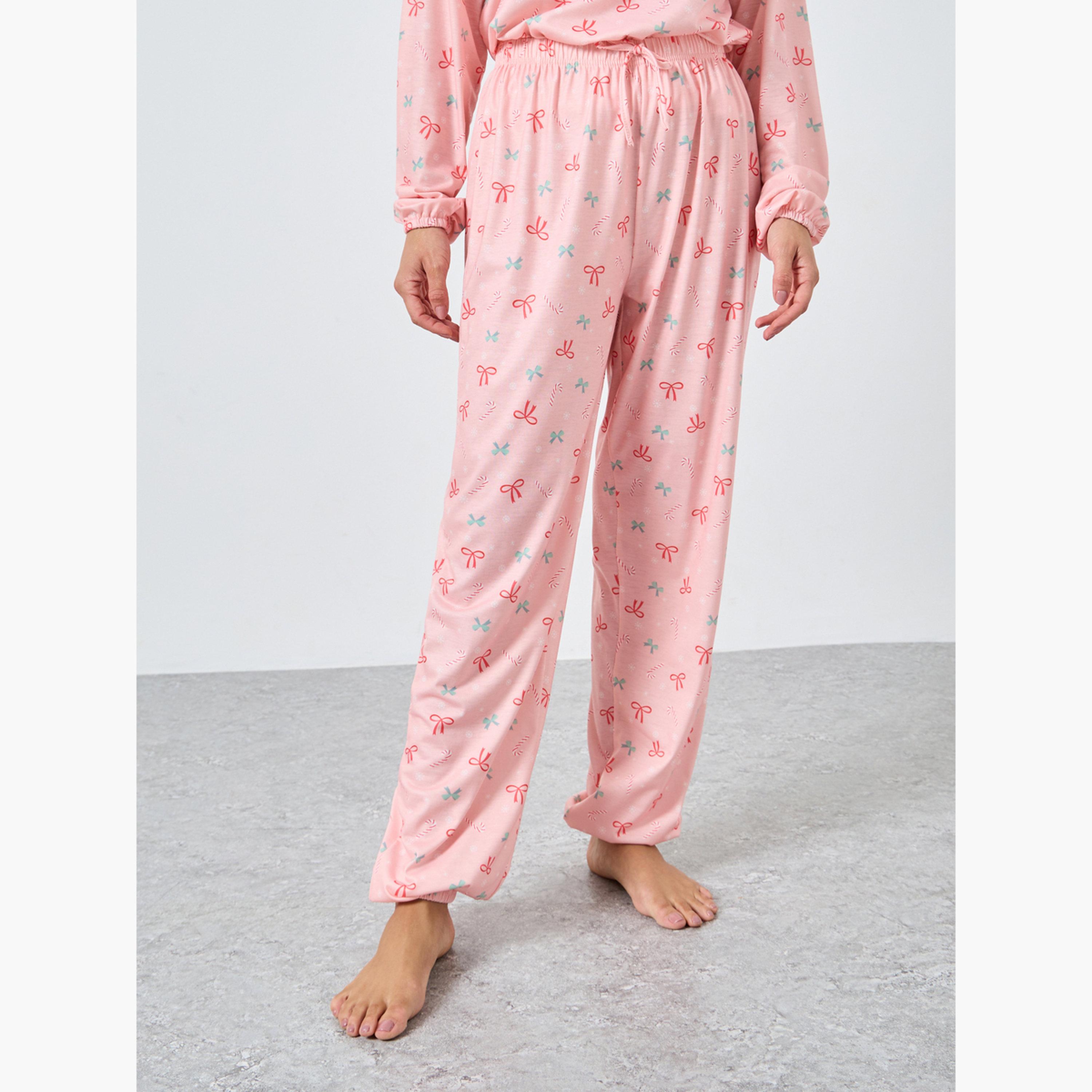 Styli Women Bows Candy Cane Print T-Shirt and Cuffed Pyjama Set-women-clothing-nightwear-pyjamas-longsets-image-5