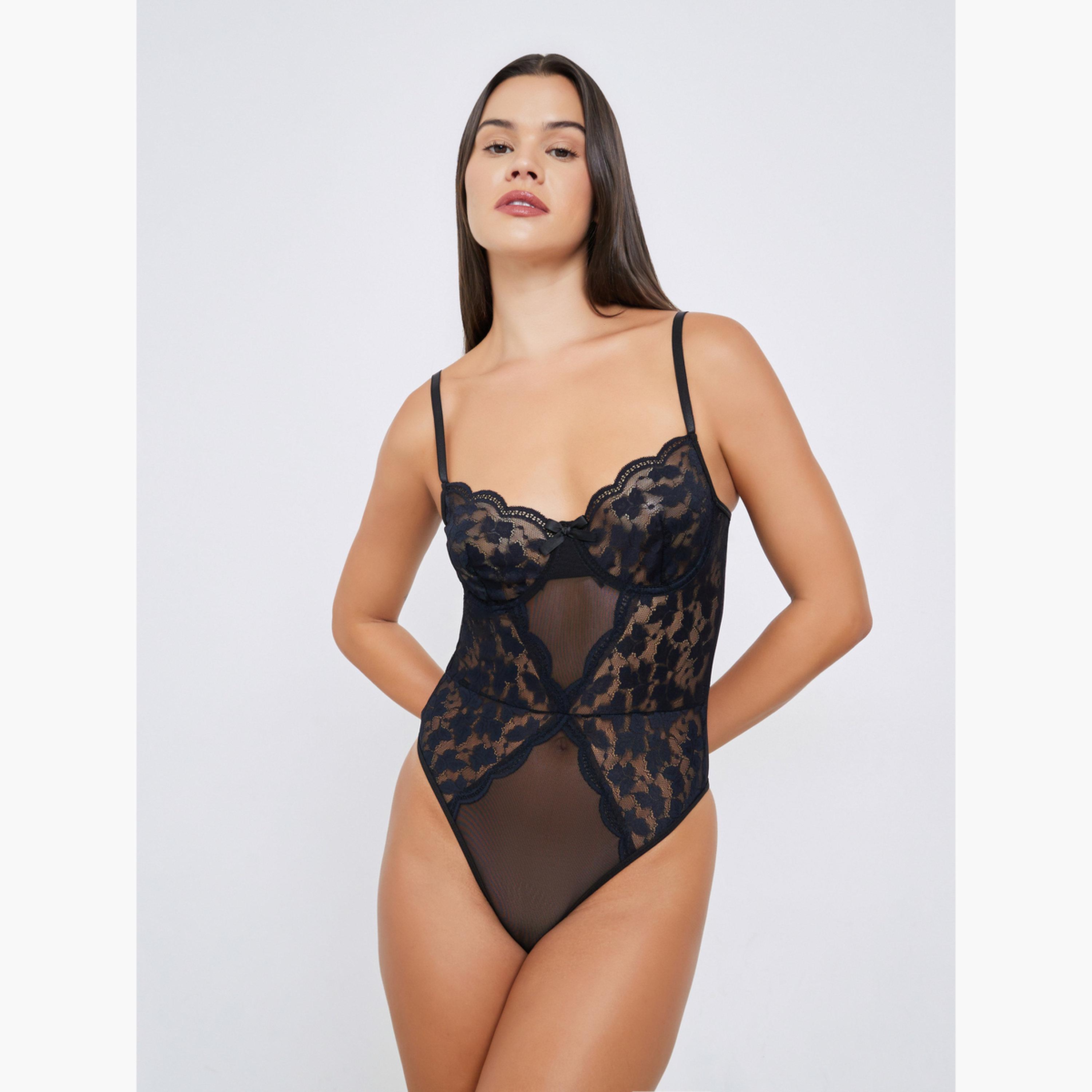 ستايلي - بدلة جسم من الدانتيل مع روب وجوارب شبكية-women-clothing-lingerie-babydollsandbodysuits-image-3