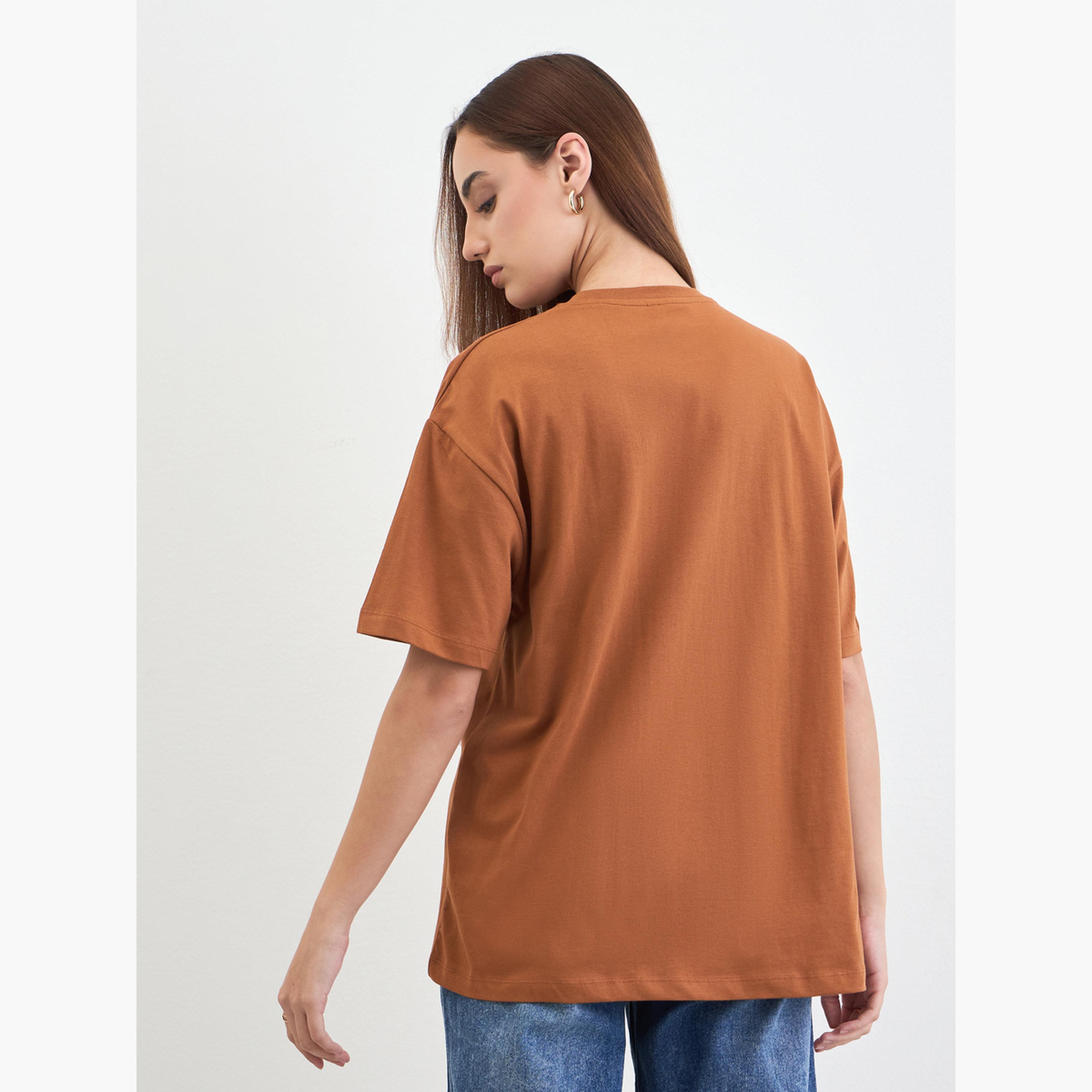 Styli Brown Slogan Print Oversized T-Shirt-women-clothing-tshirts-image-5