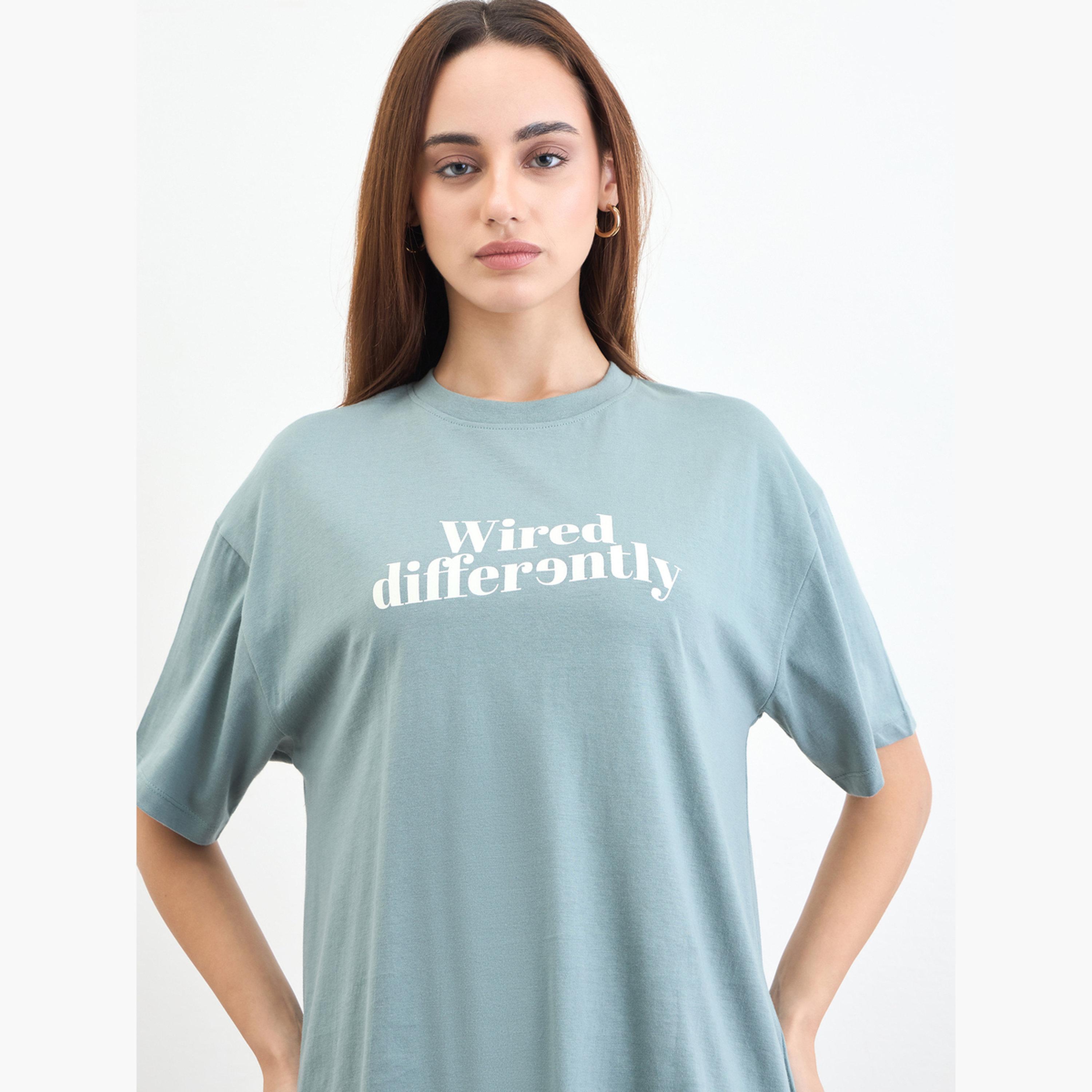 ستايلي - تي شيرت مقاس واسع بطبعة شعار لون أخضر-women-clothing-tshirts-image-4