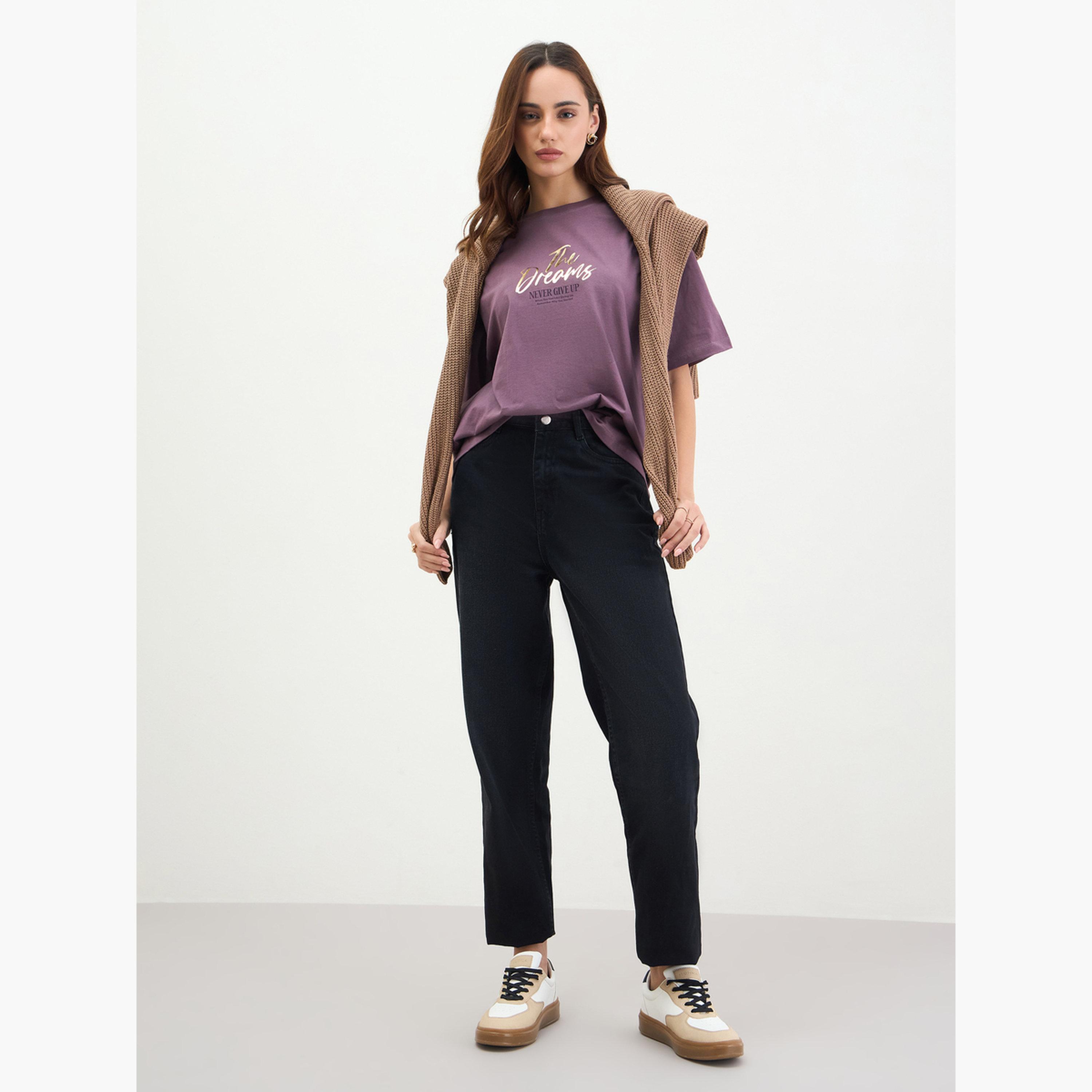 Styli Burgundy Slogan Print Oversized T-Shirt-women-clothing-tshirts-image-2