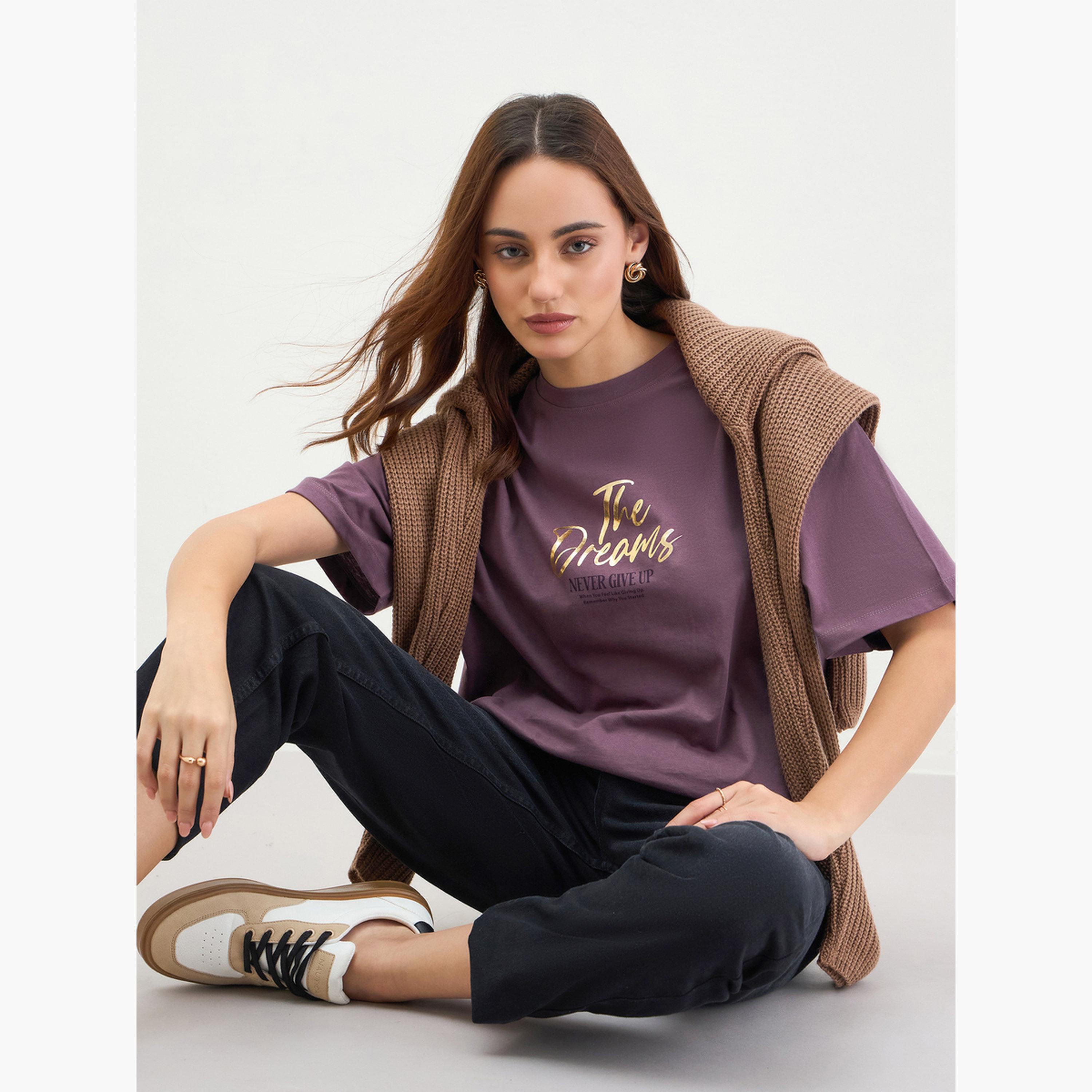 Styli Burgundy Slogan Print Oversized T-Shirt-women-clothing-tshirts-image-3