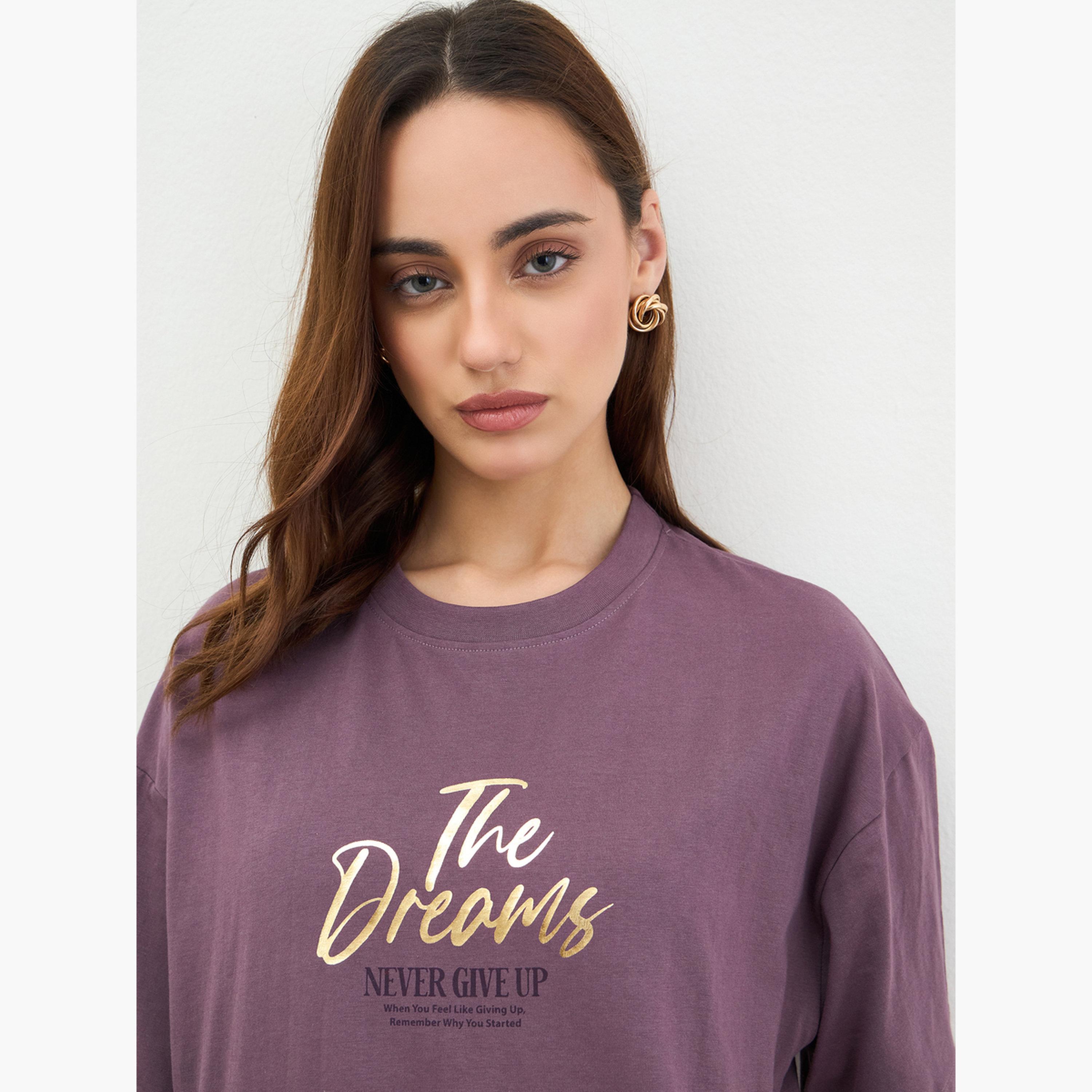 Styli Burgundy Slogan Print Oversized T-Shirt-women-clothing-tshirts-image-4