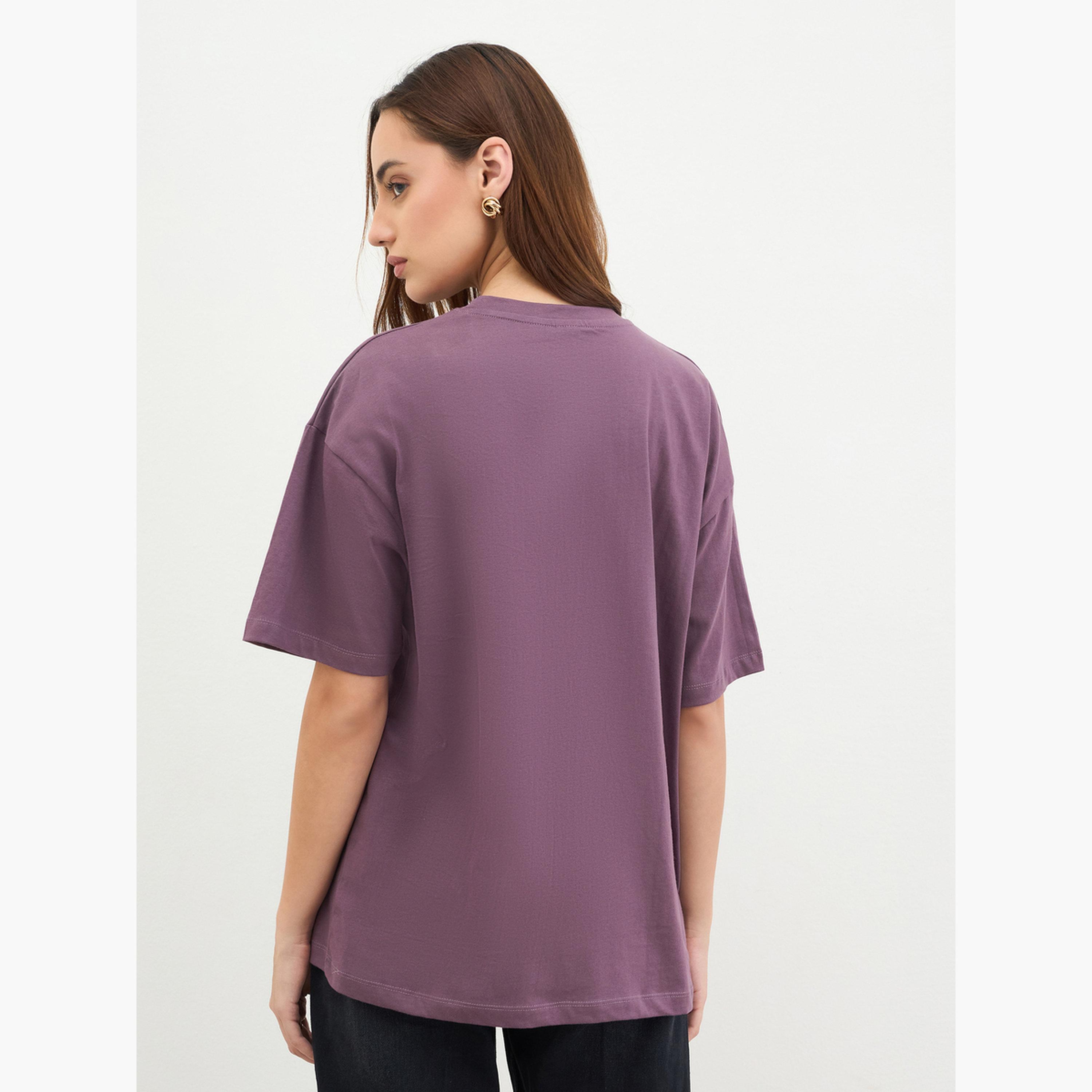Styli Burgundy Slogan Print Oversized T-Shirt-women-clothing-tshirts-image-5