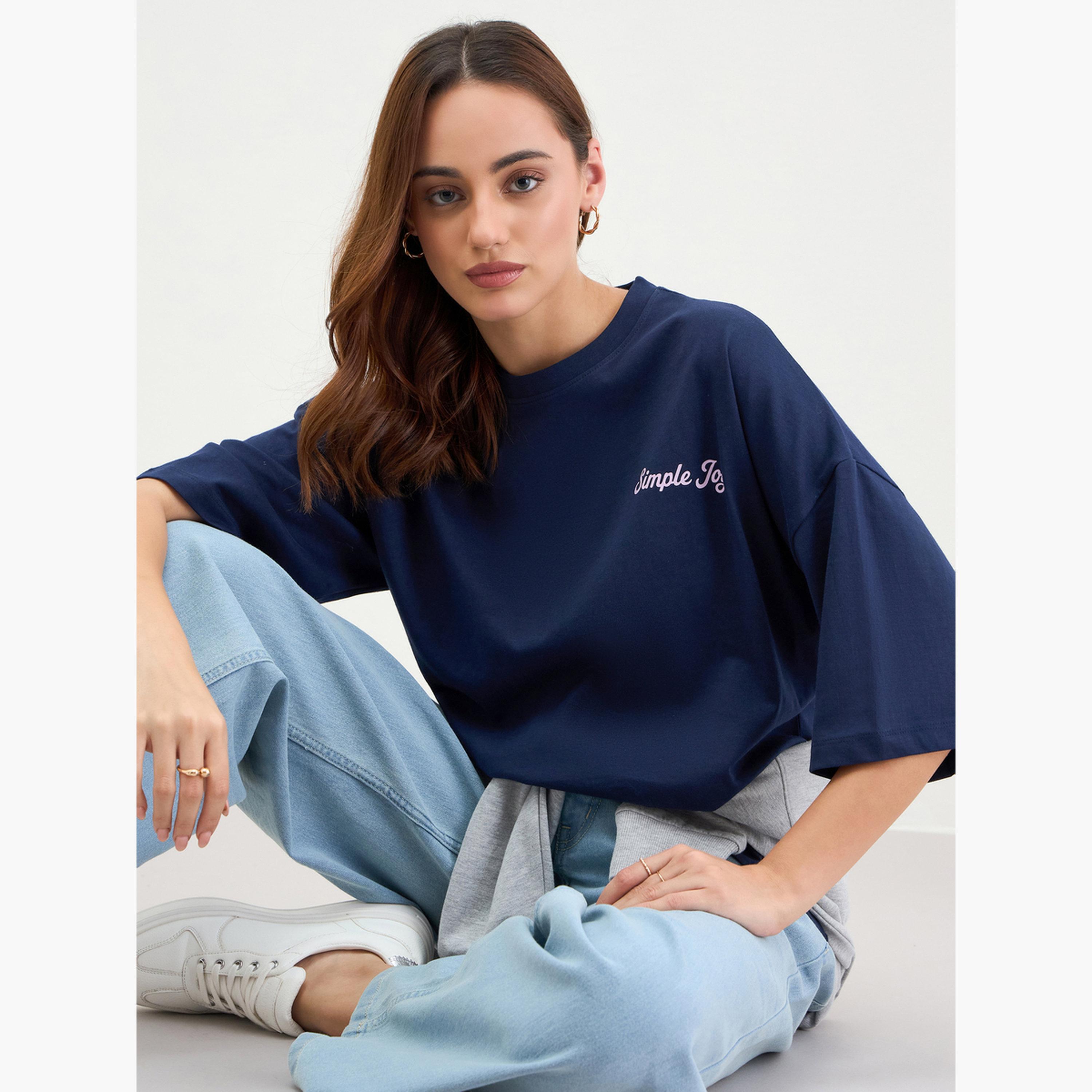 ستايلي - تي شيرت أزرق داكن مقاس واسع بشعار-women-clothing-tshirts-image-2