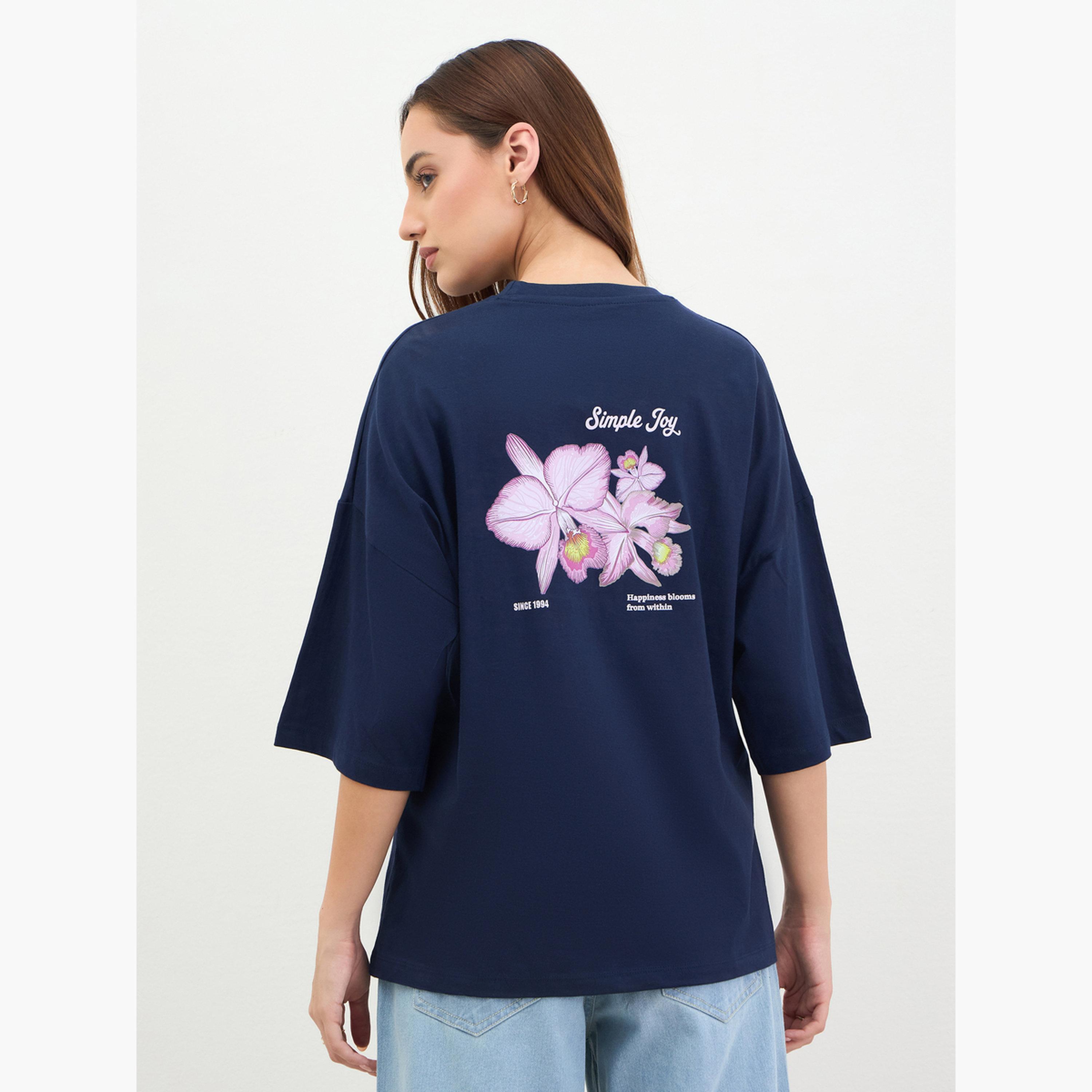 ستايلي - تي شيرت أزرق داكن مقاس واسع بشعار-women-clothing-tshirts-image-4