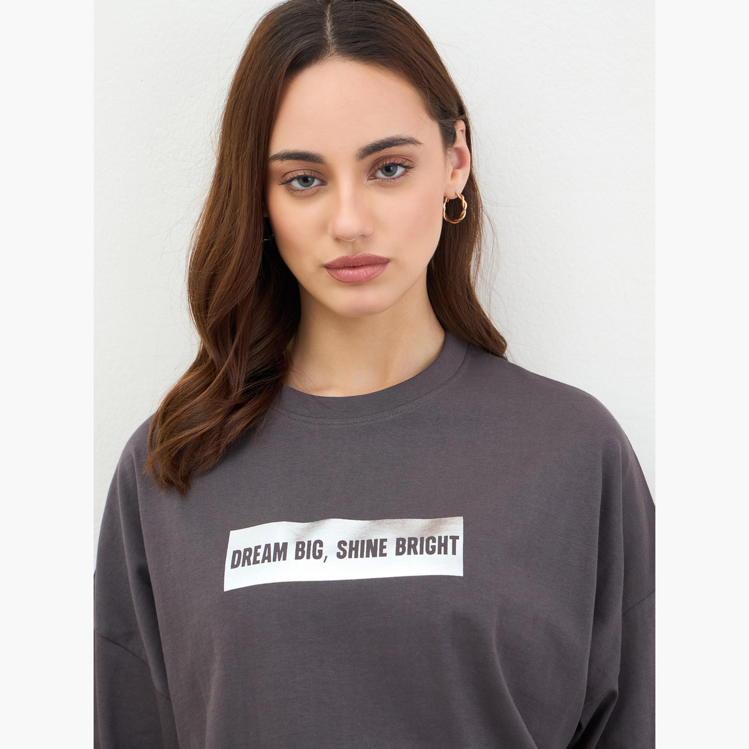 ستايلي - تي شيرت مقاس واسع شعار فحمي-women-clothing-tshirts-image-4