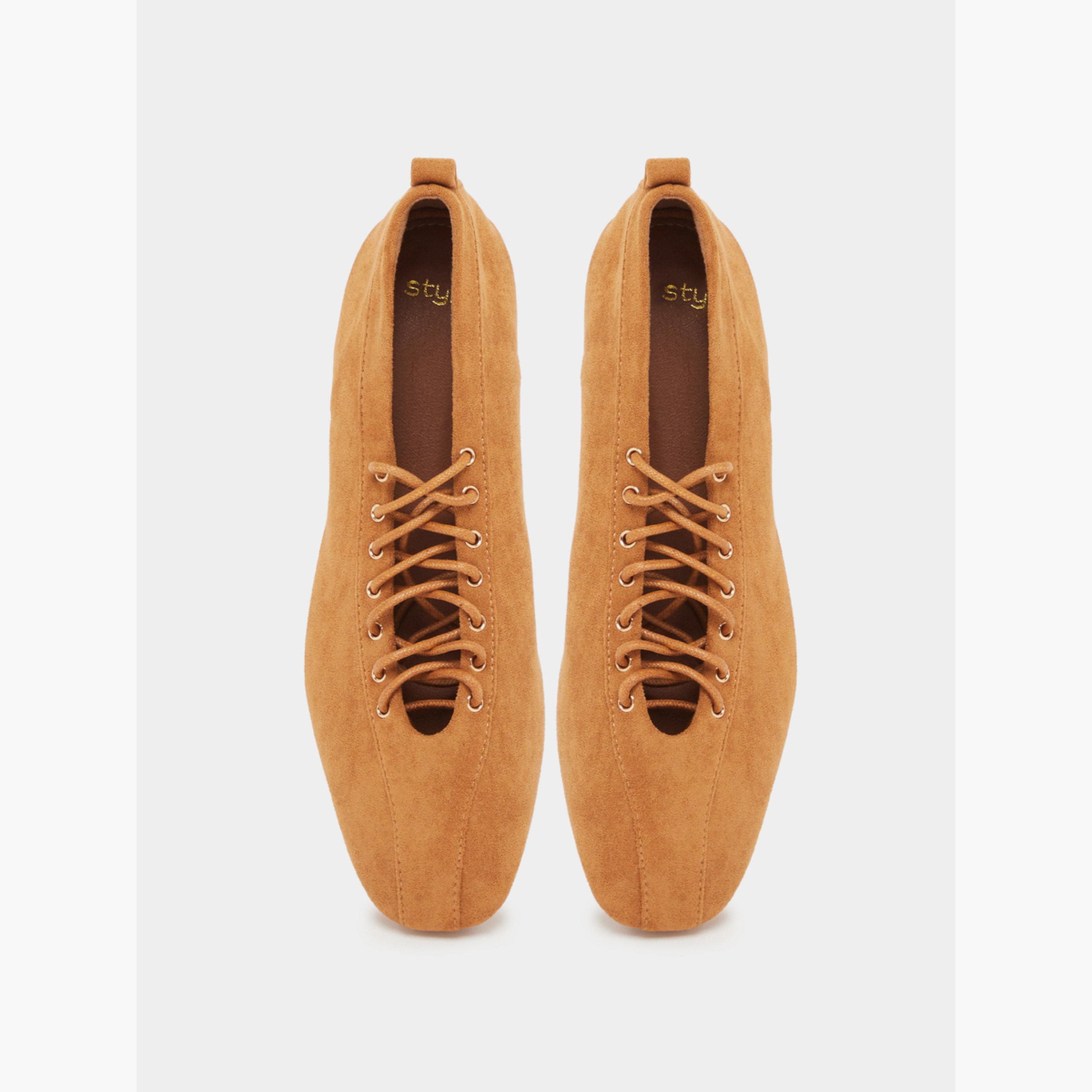 ستايلي - حذاء باليرينا سادة من الدانتيل مع لسان سحب خلفي-women-shoes-flats-ballerinas-image-4