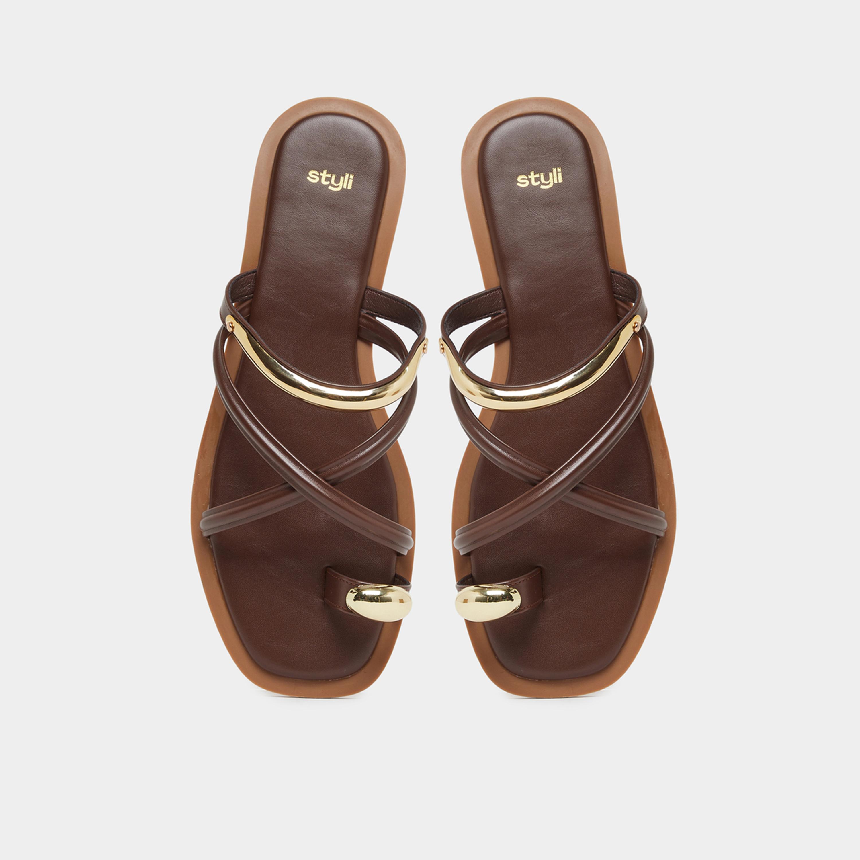 ستايلي - صندل مسطح للنساء لون بني بحلقة أصابع القدم-women-shoes-sandals-flats-image-3