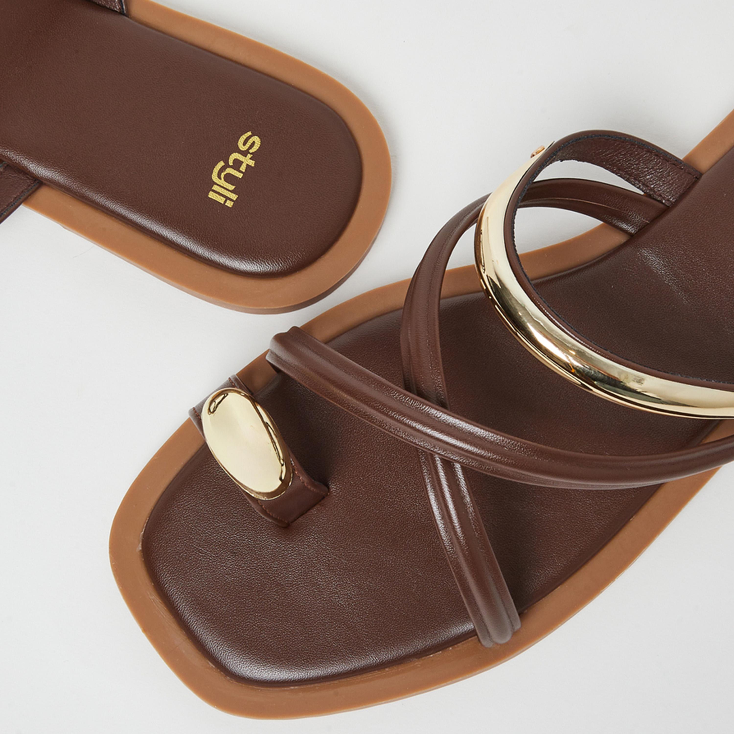 ستايلي - صندل مسطح للنساء لون بني بحلقة أصابع القدم-women-shoes-sandals-flats-image-4