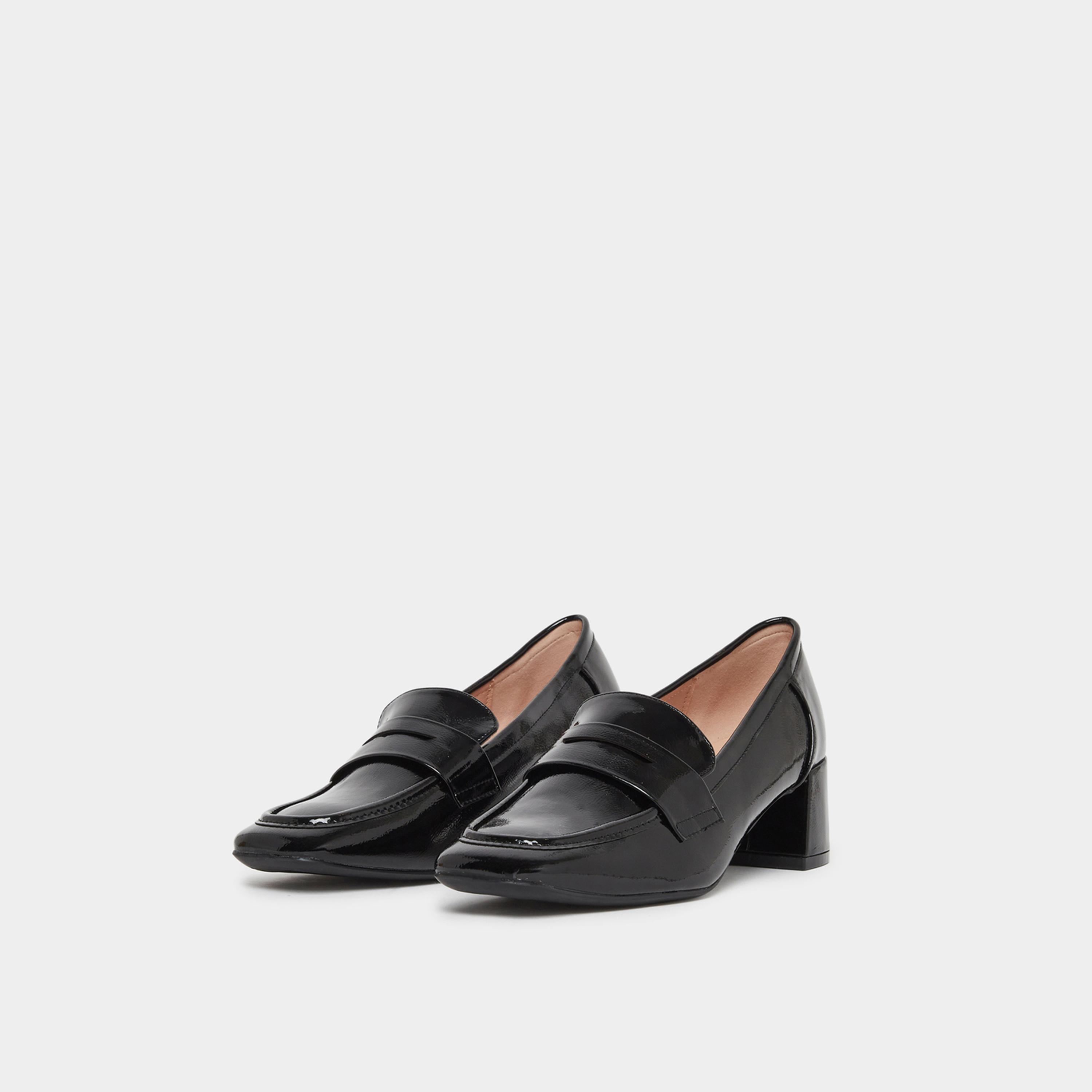 ستايلي - حذاء بكعب مربع لامع باللون الأسود للنساء-women-shoes-sandals-heeled-image-1