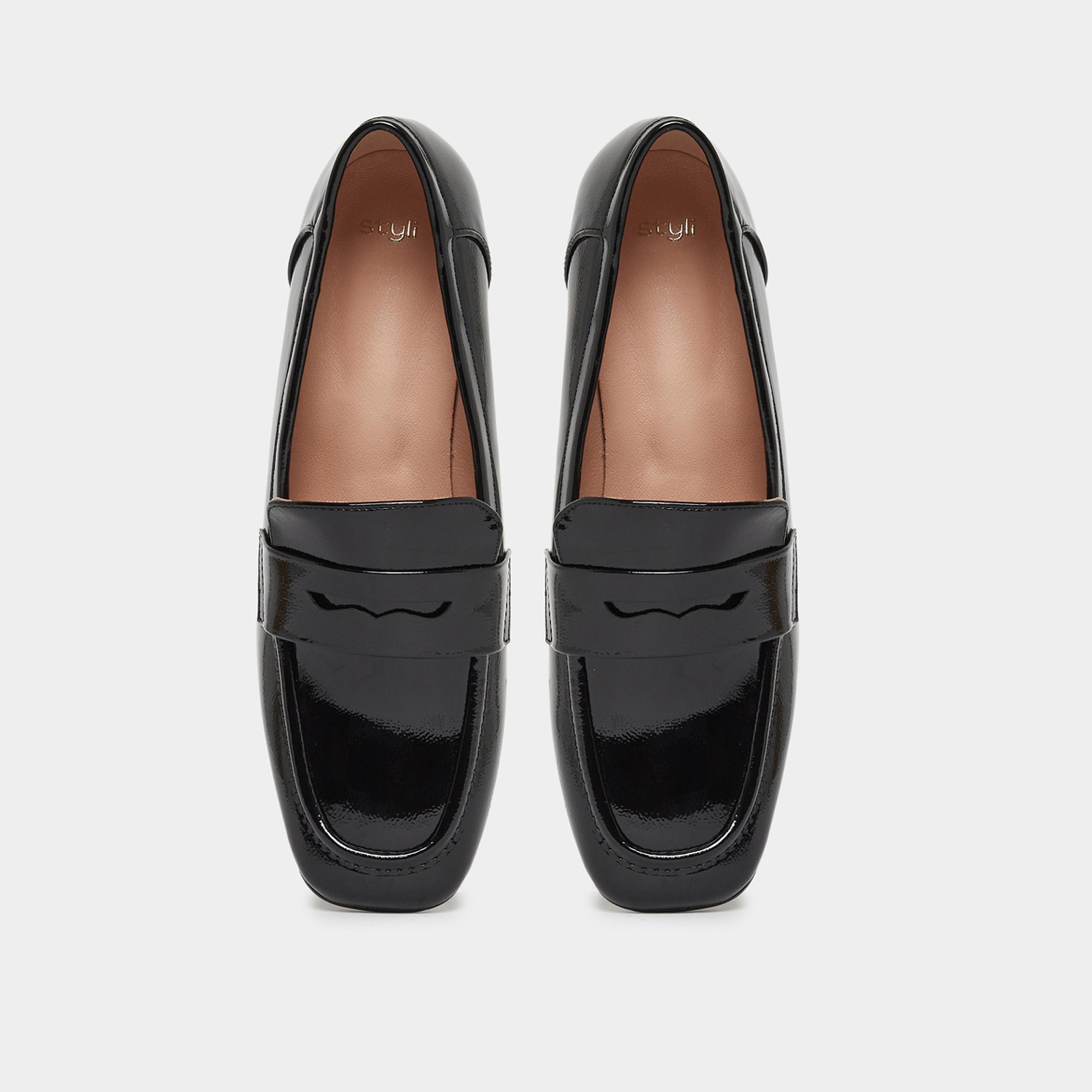 ستايلي - حذاء بكعب مربع لامع باللون الأسود للنساء-women-shoes-sandals-heeled-image-6