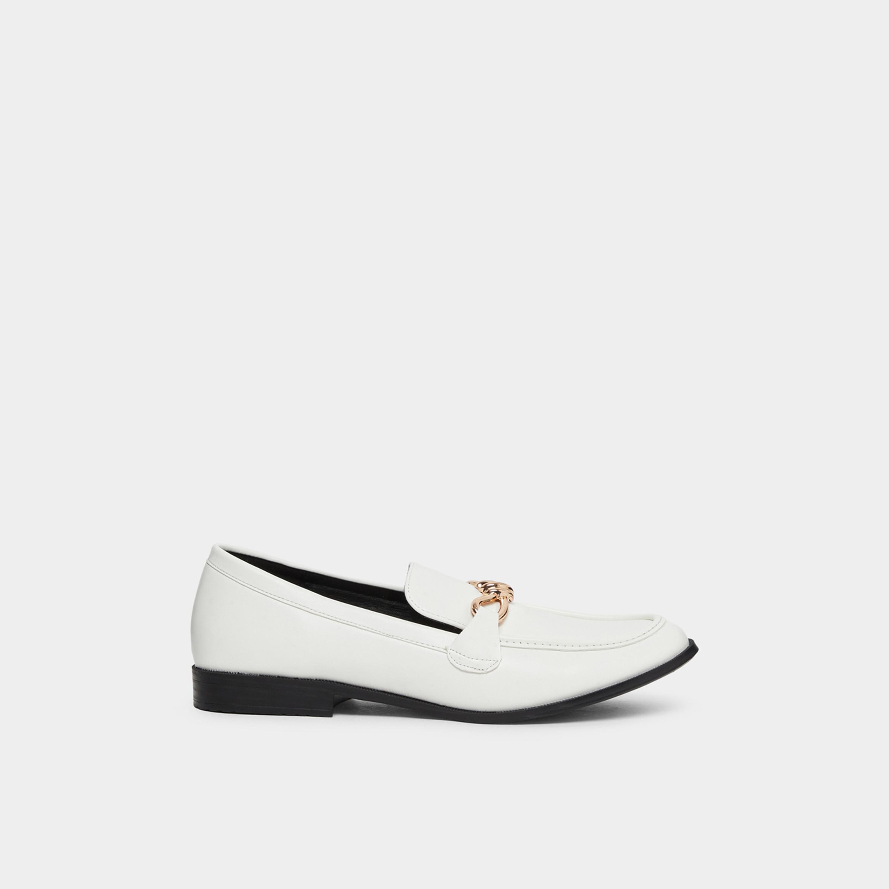 ستايلي - حذاء رياضي نسائي بتفاصيل سلسلة بيضاء-women-shoes-flats-loafers-image-2