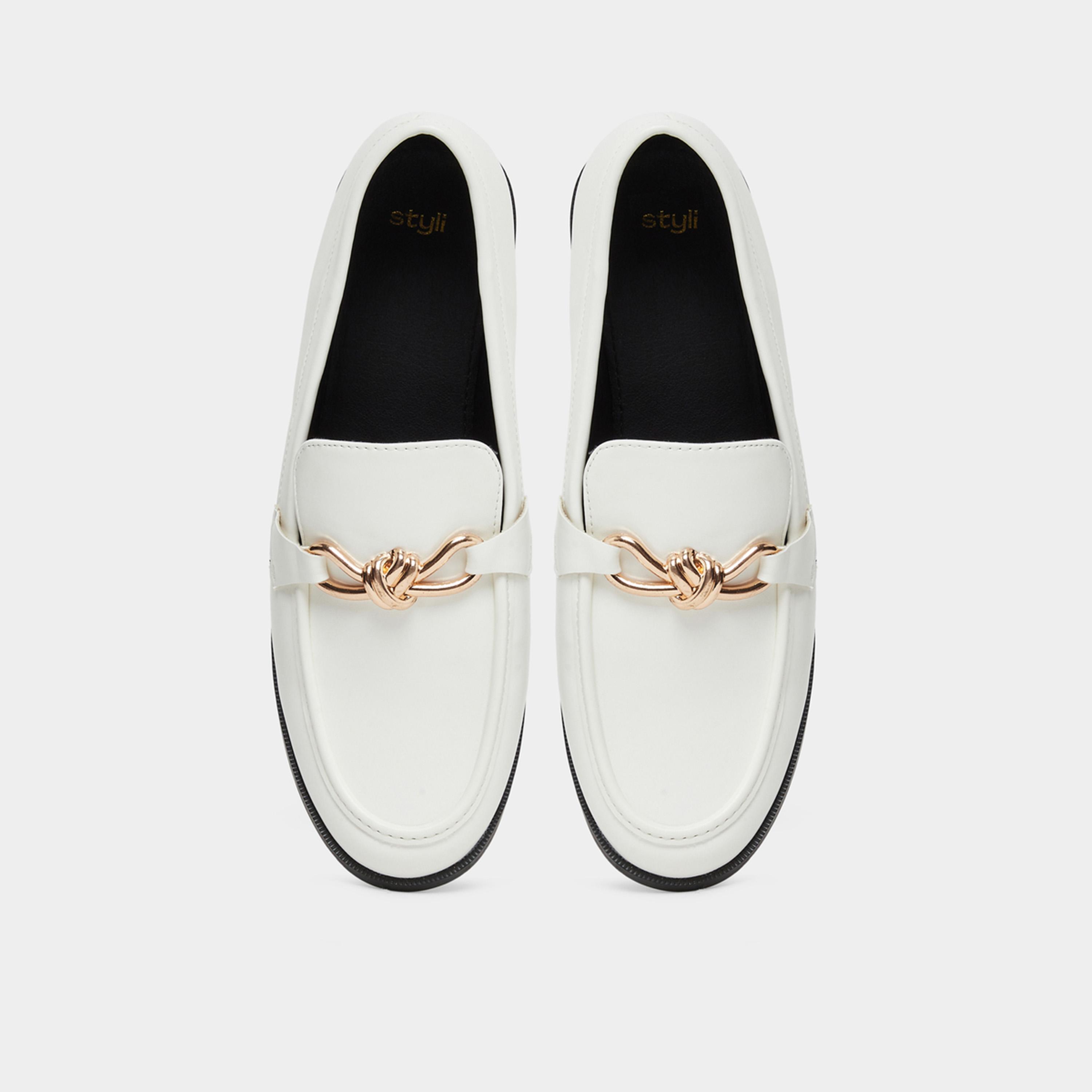 ستايلي - حذاء رياضي نسائي بتفاصيل سلسلة بيضاء-women-shoes-flats-loafers-image-3