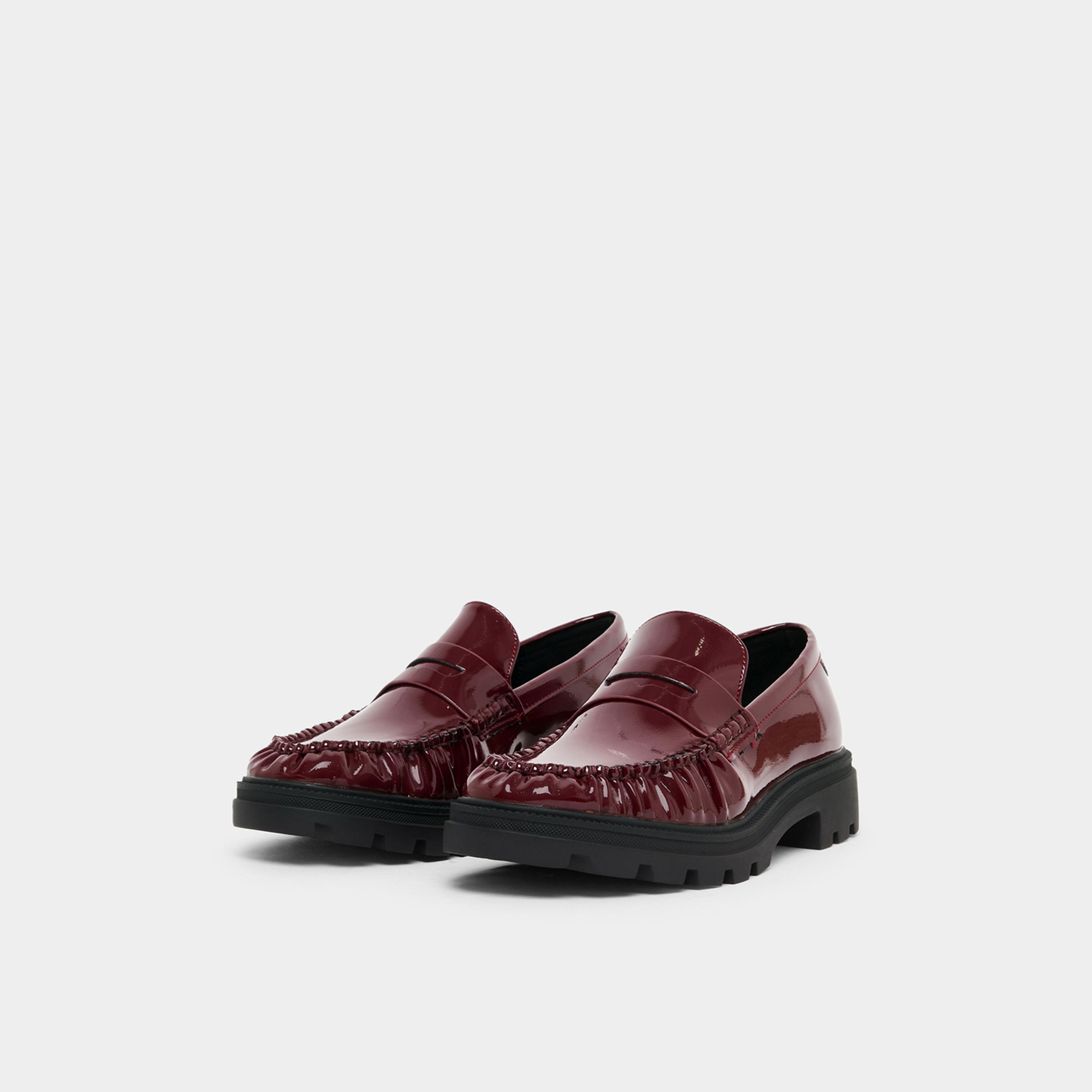 ستايلي - حذاء نسائي من الجلد اللامع لون برغندي-women-shoes-flats-loafers-image-1